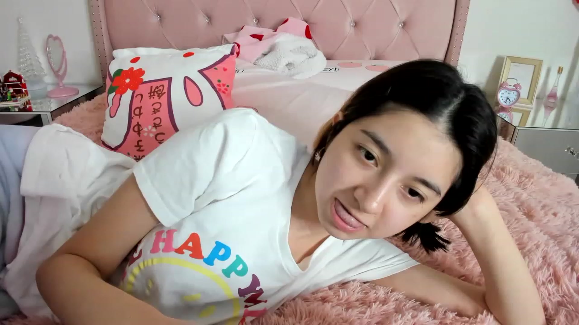Gallery image thumbnail from Cherrycute666's myfreecams stream on, 12/28/2022, 06:01 image 1 of 20
