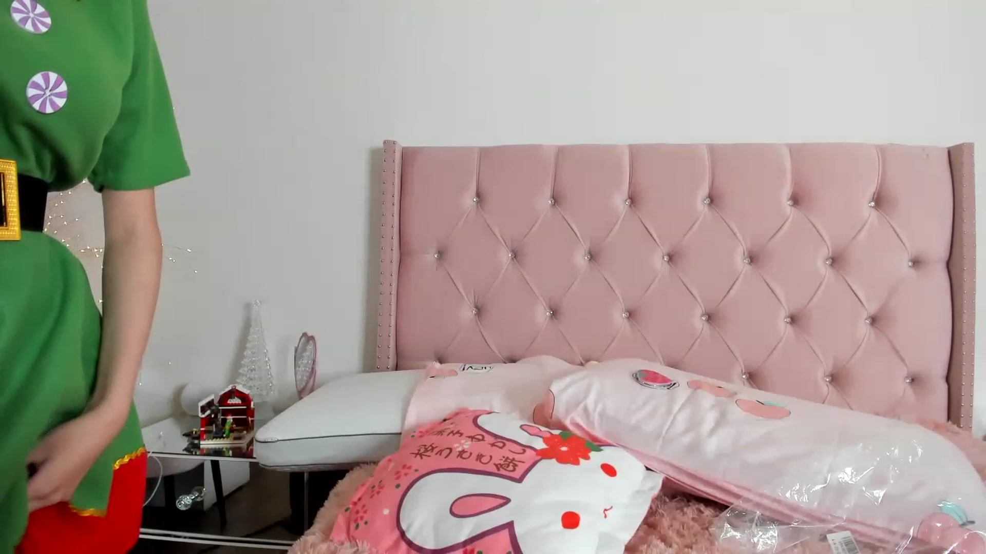 Gallery image thumbnail from Cherrycute666's myfreecams stream on, 12/28/2022, 16:01 image 10 of 20