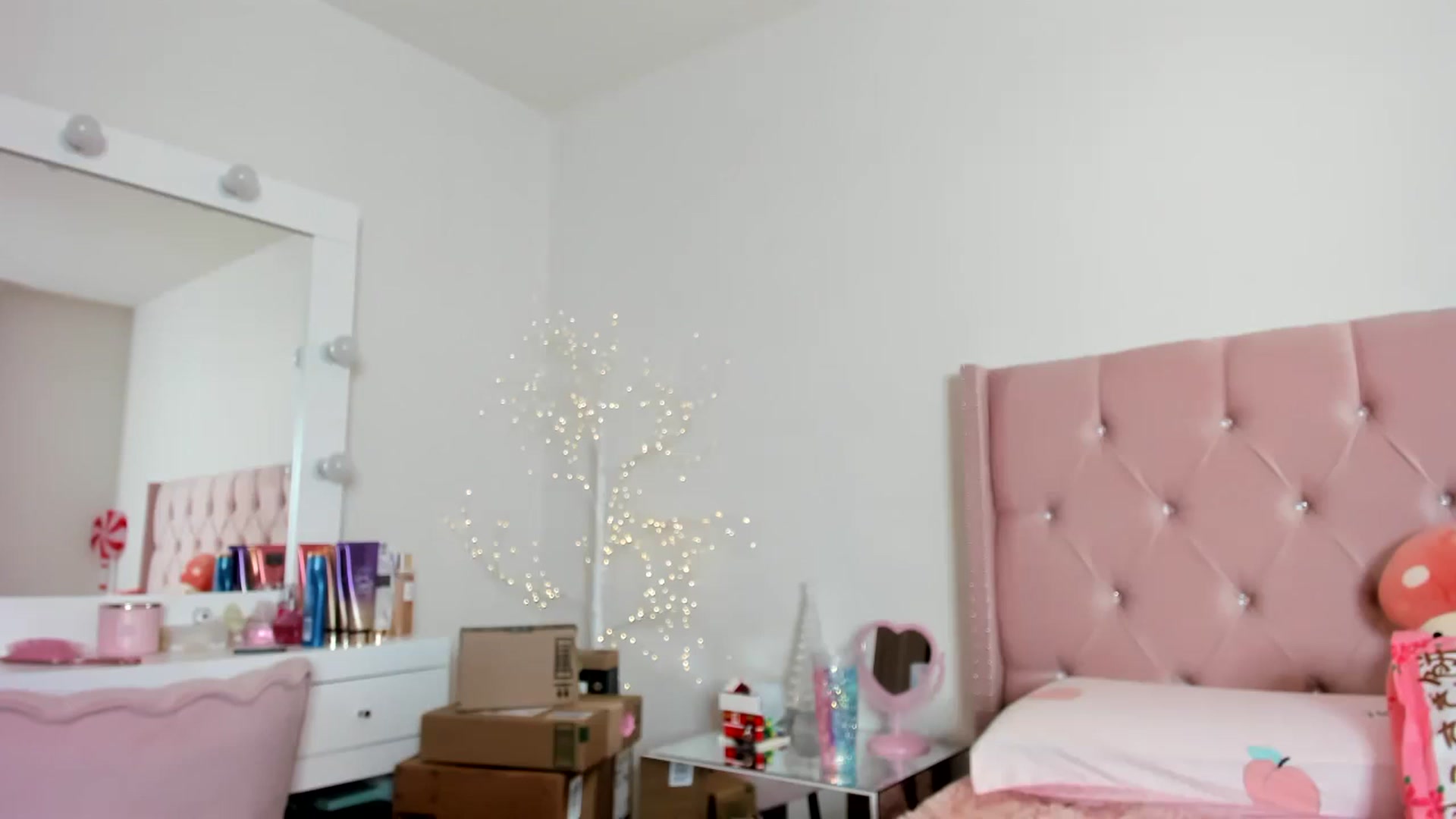 Gallery image thumbnail from Cherrycute666's myfreecams stream on, 12/29/2022, 02:45 image 3 of 20