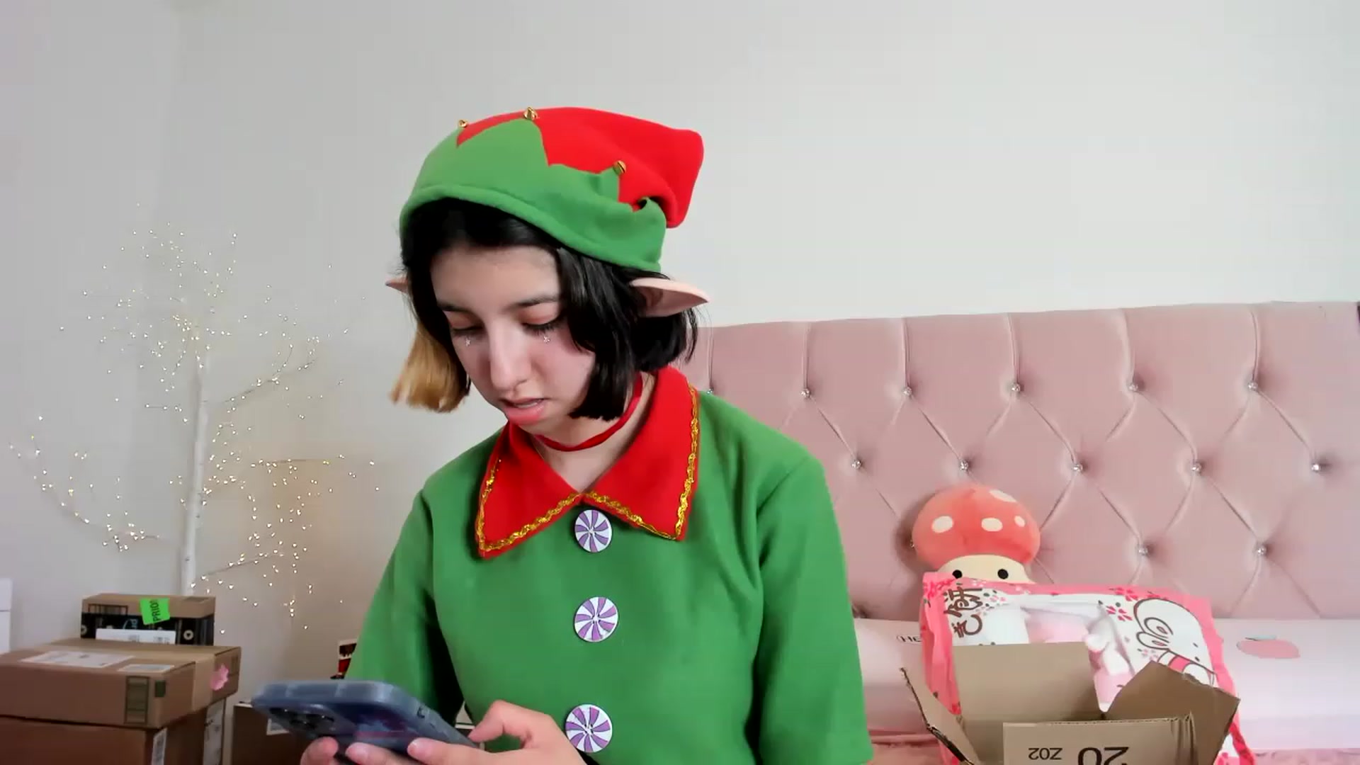 Gallery image thumbnail from Cherrycute666's myfreecams stream on, 12/29/2022, 04:05 image 1 of 20
