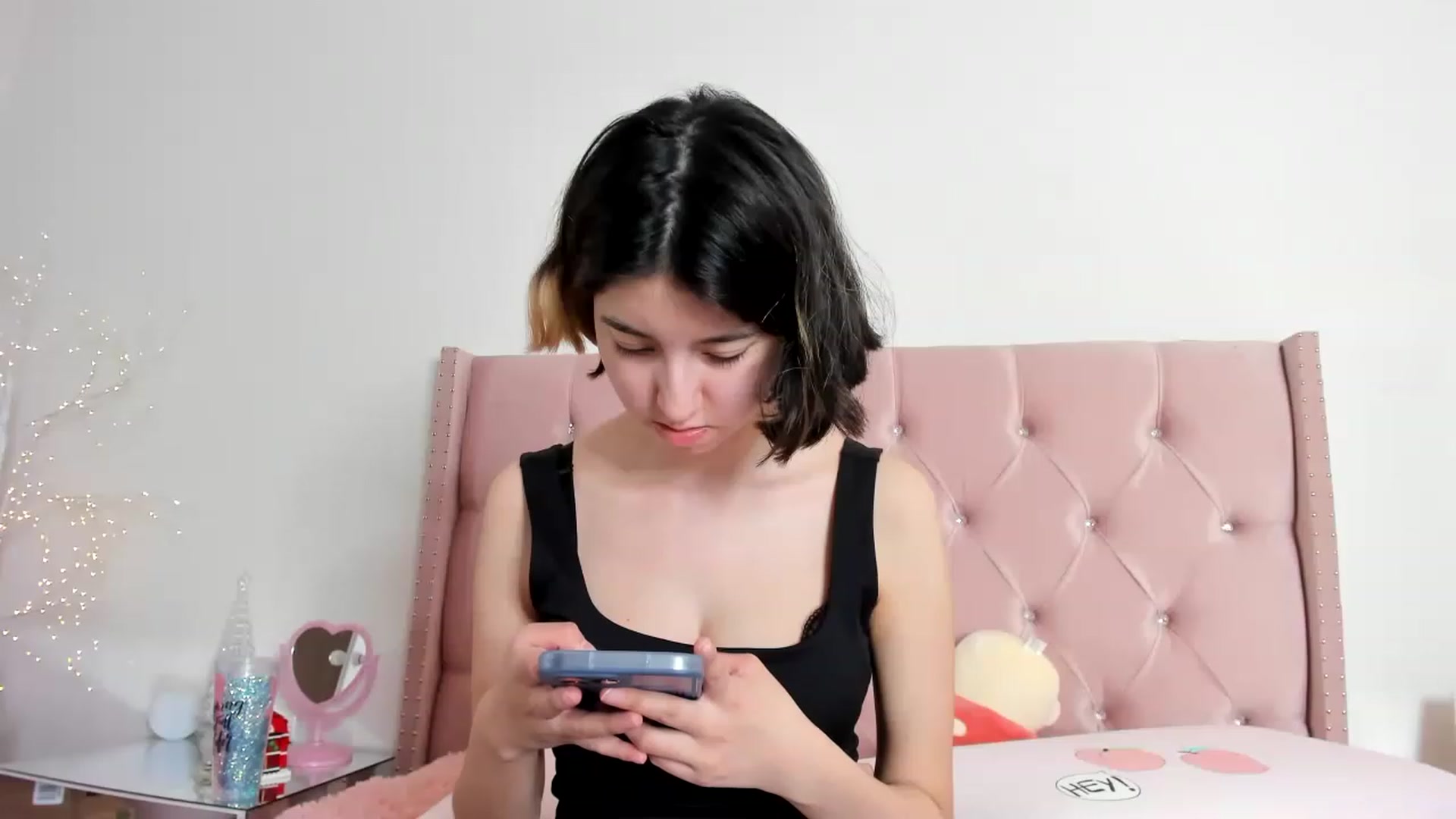 Gallery image thumbnail from Cherrycute666's myfreecams stream on, 12/29/2022, 16:49 image 18 of 20