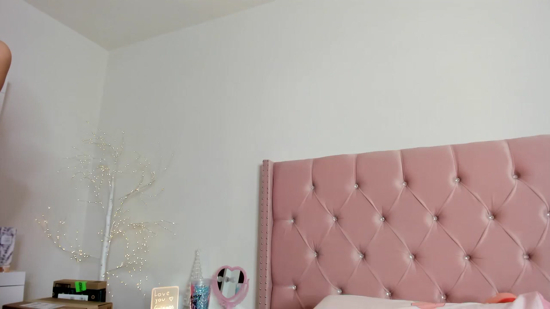 Gallery image thumbnail from Cherrycute666's myfreecams stream on, 12/30/2022, 02:07 image 1 of 20