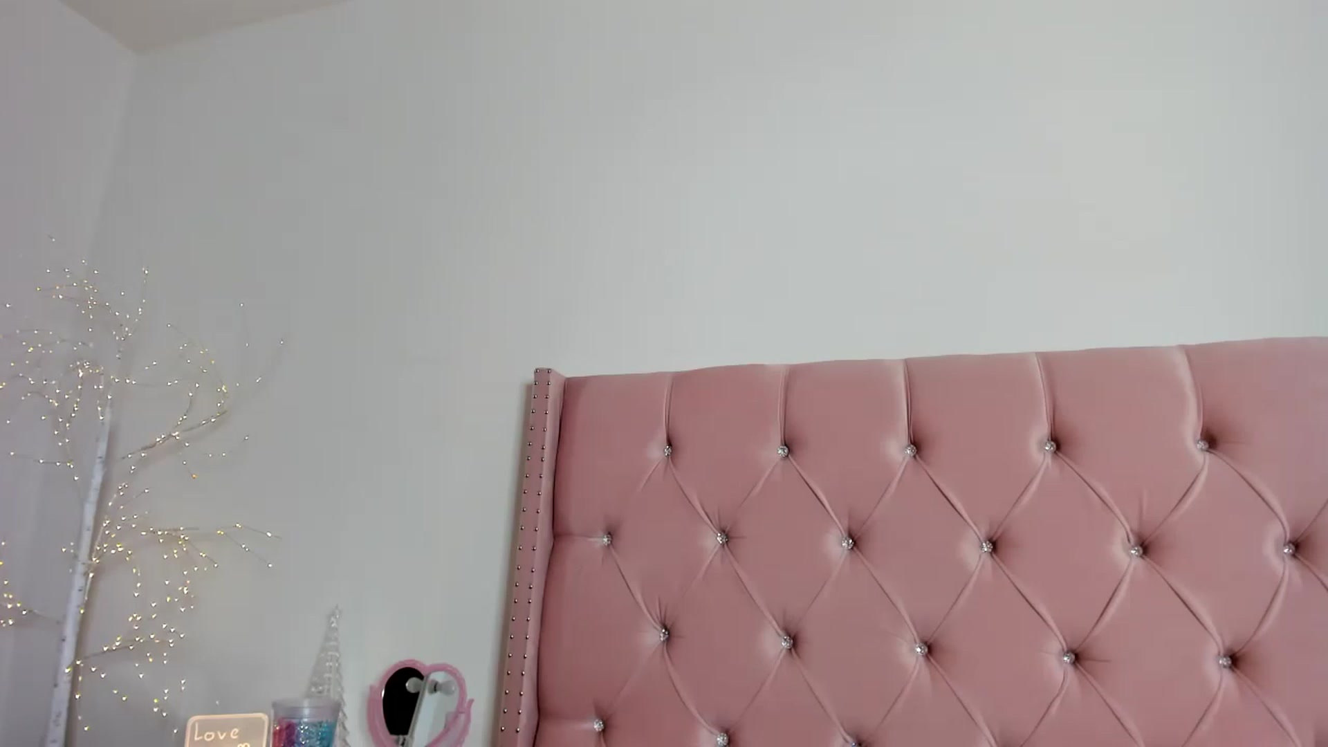 Gallery image thumbnail from Cherrycute666's myfreecams stream on, 12/30/2022, 08:38 image 19 of 20