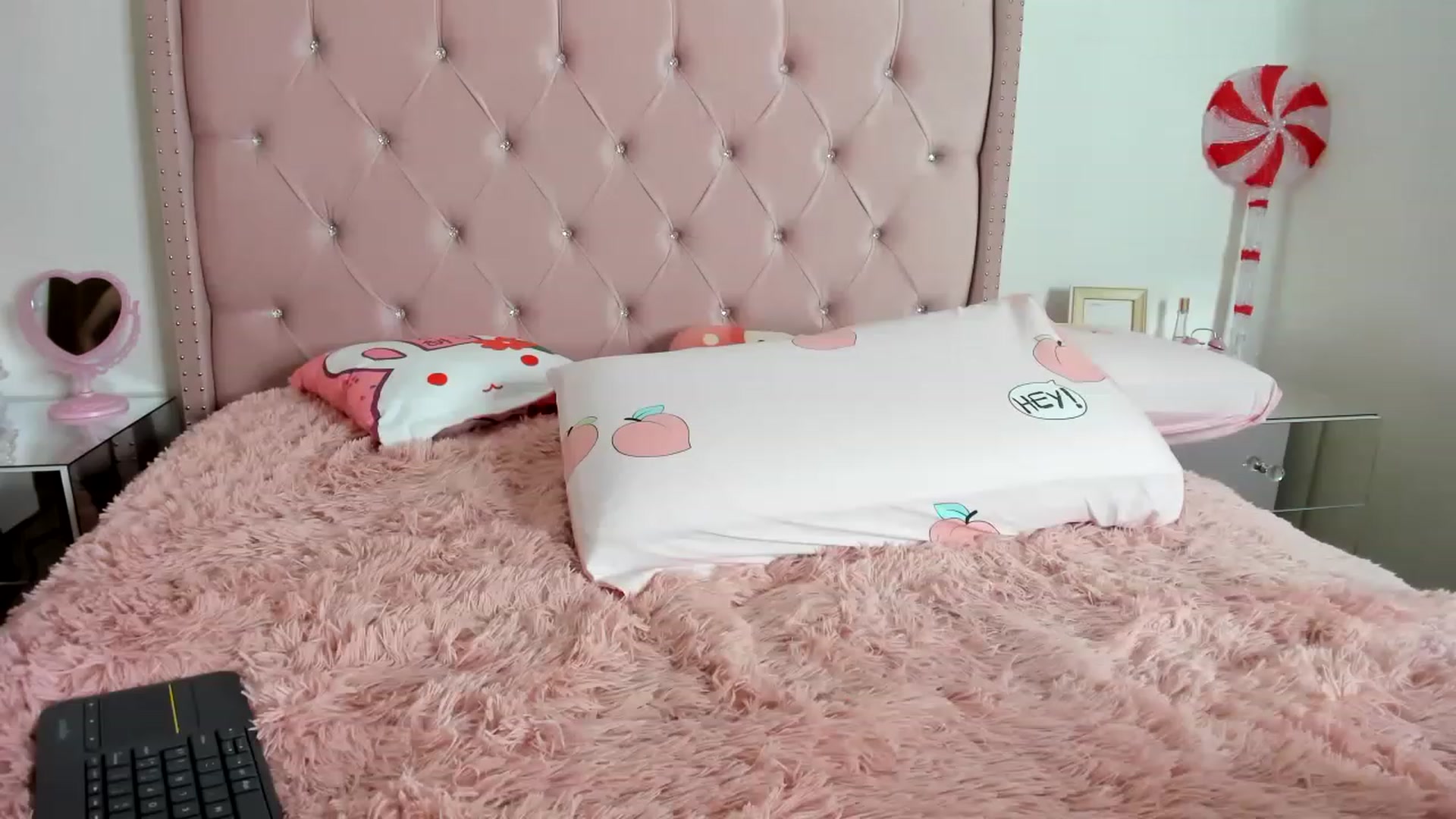 Gallery image thumbnail from Cherrycute666's myfreecams stream on, 12/30/2022, 08:38 image 1 of 20