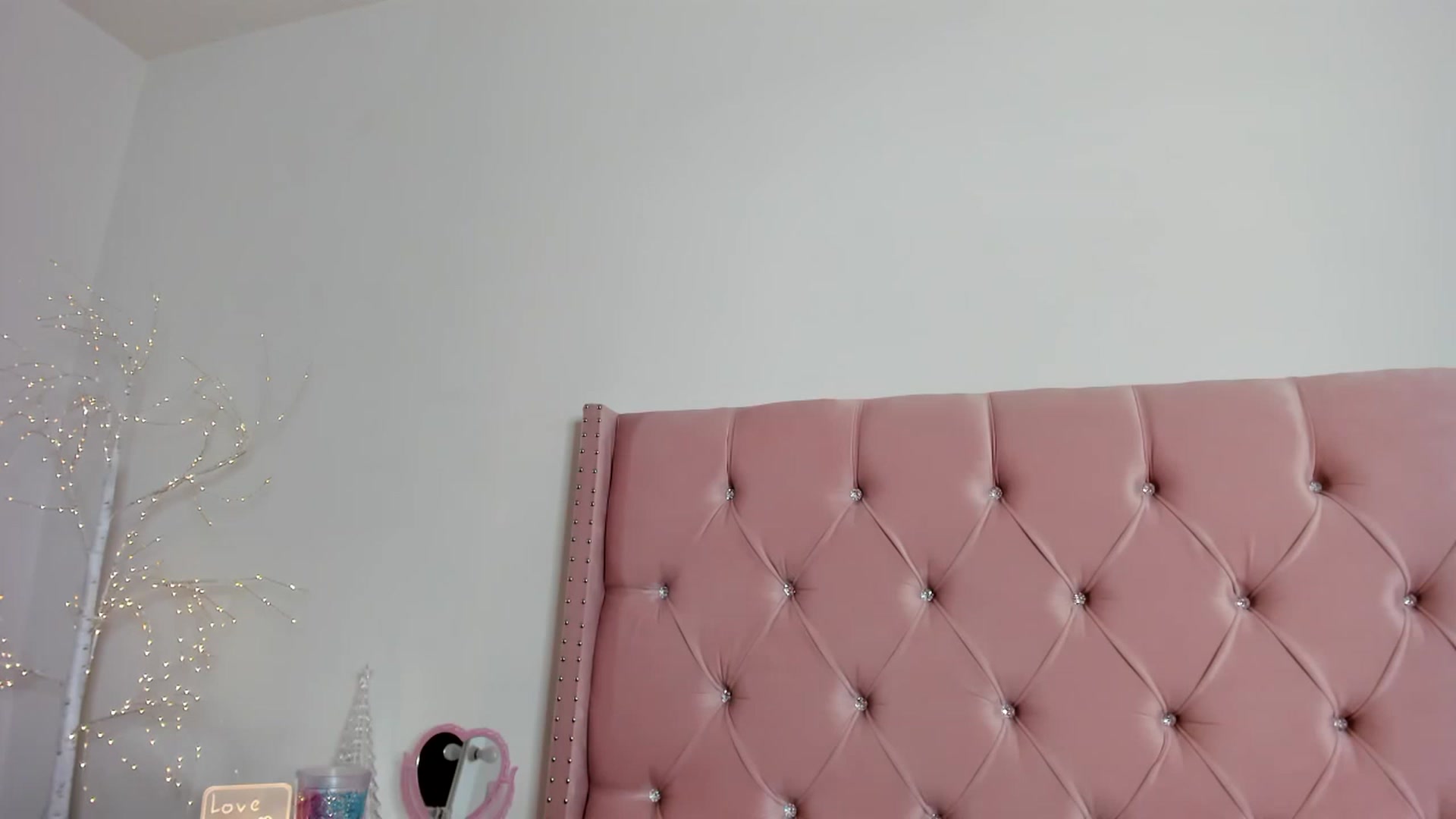 Gallery image thumbnail from Cherrycute666's myfreecams stream on, 12/30/2022, 08:38 image 20 of 20