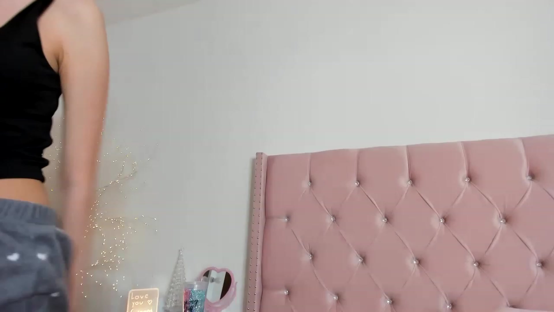 Gallery image thumbnail from Cherrycute666's myfreecams stream on, 12/30/2022, 09:28 image 5 of 20
