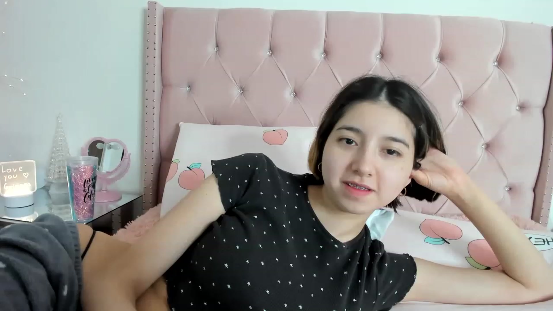 Gallery image thumbnail from Cherrycute666's myfreecams stream on, 12/30/2022, 15:28 image 8 of 20