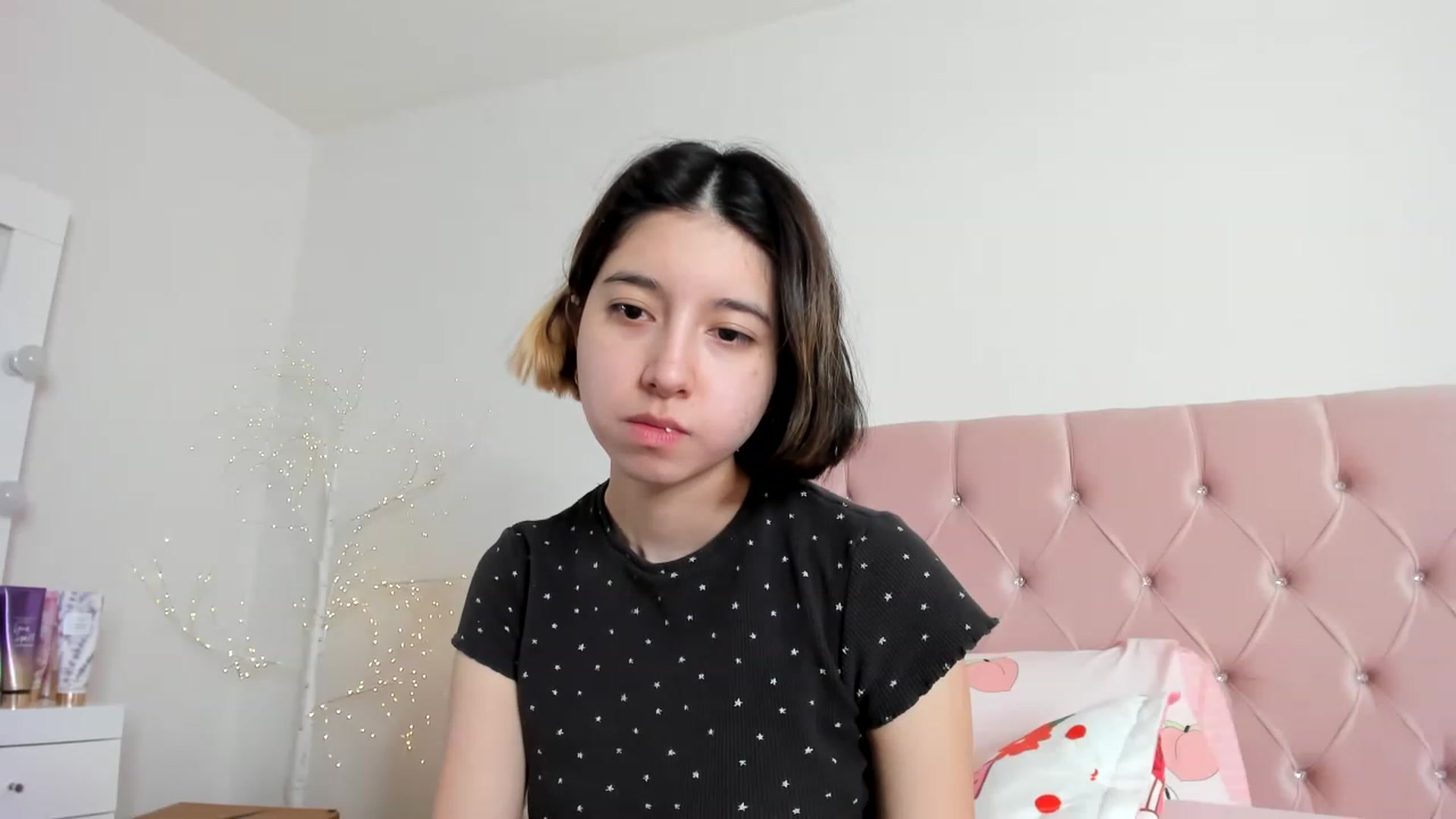 Gallery image thumbnail from Cherrycute666's myfreecams stream on, 12/30/2022, 15:28 image 20 of 20