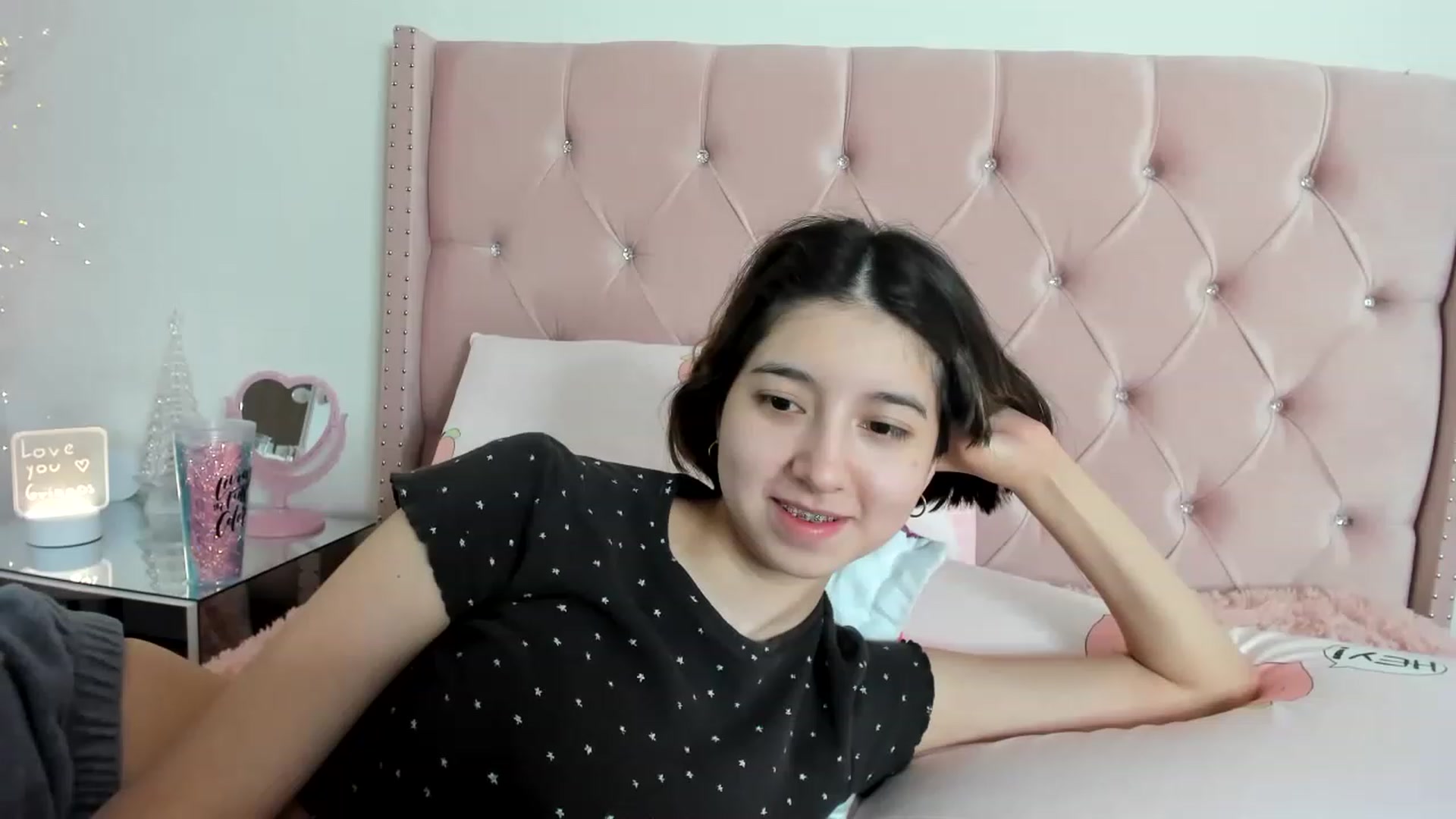 Gallery image thumbnail from Cherrycute666's myfreecams stream on, 12/30/2022, 15:28 image 14 of 20