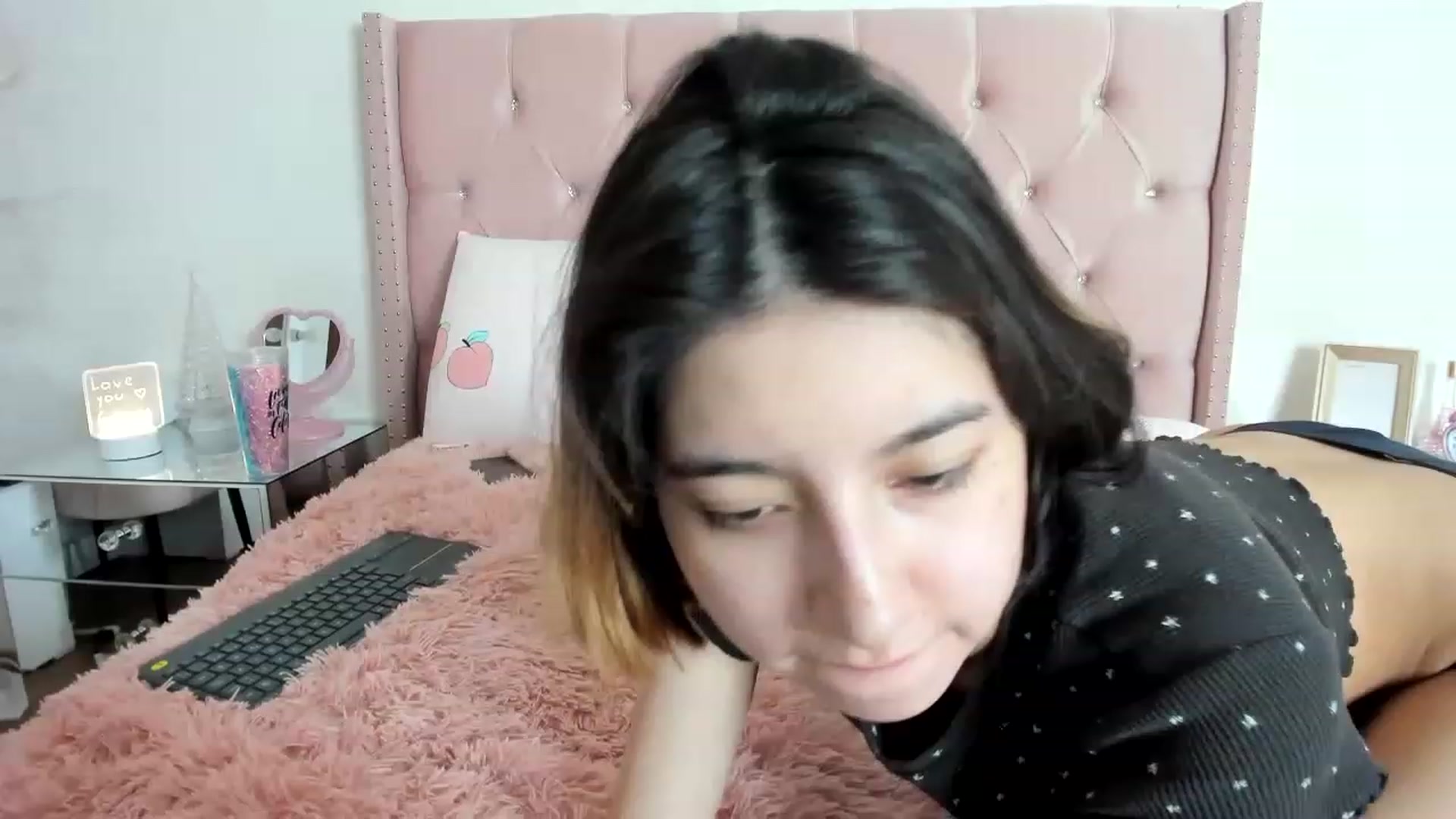 Gallery image thumbnail from Cherrycute666's myfreecams stream on, 12/30/2022, 17:21 image 13 of 20