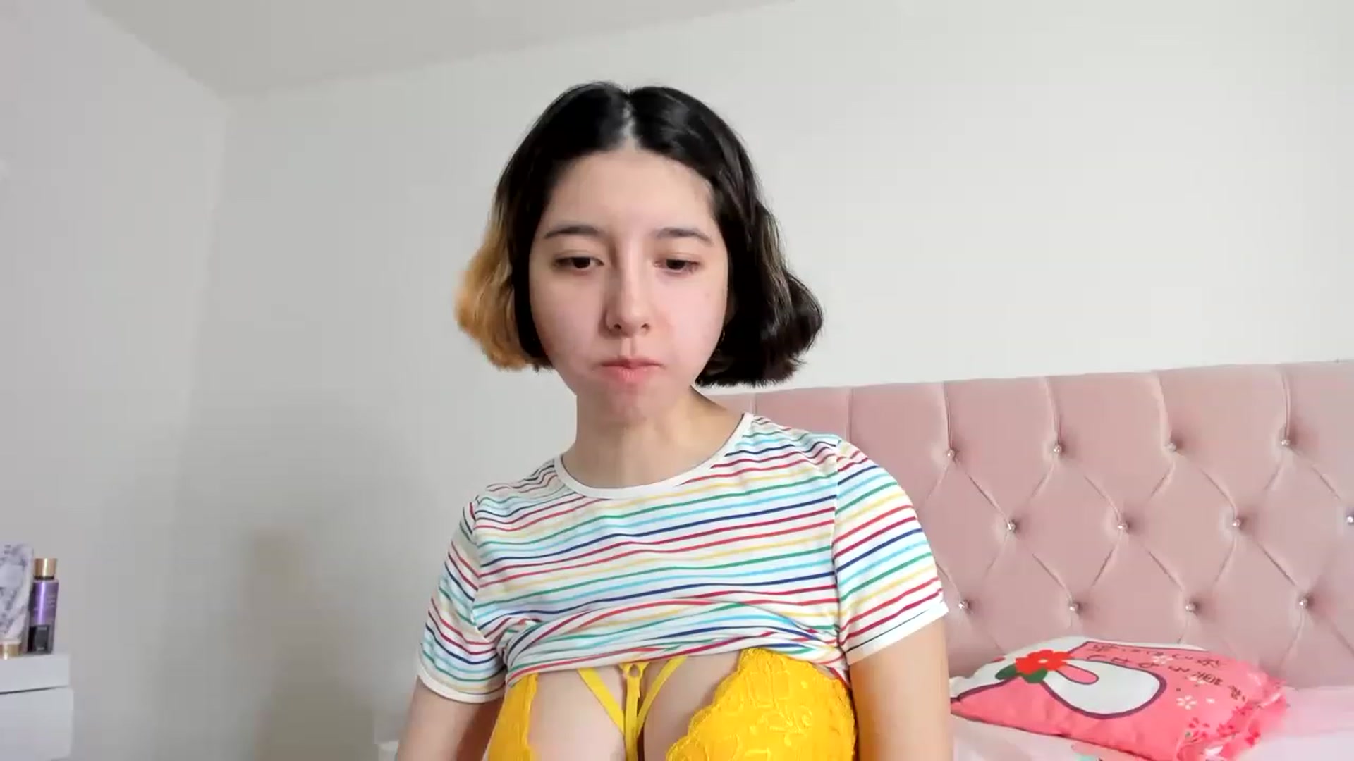 Gallery image thumbnail from Cherrycute666's myfreecams stream on, 01/02/2023, 01:55 image 15 of 20