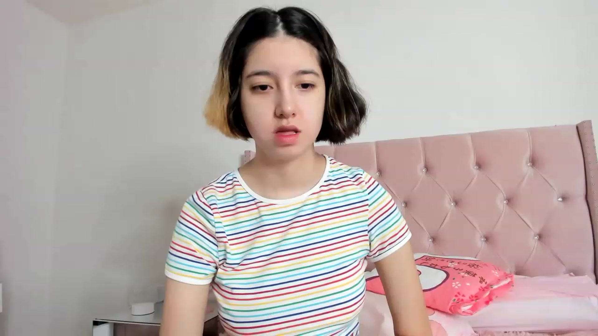 Gallery image thumbnail from Cherrycute666's myfreecams stream on, 01/02/2023, 01:55 image 1 of 20