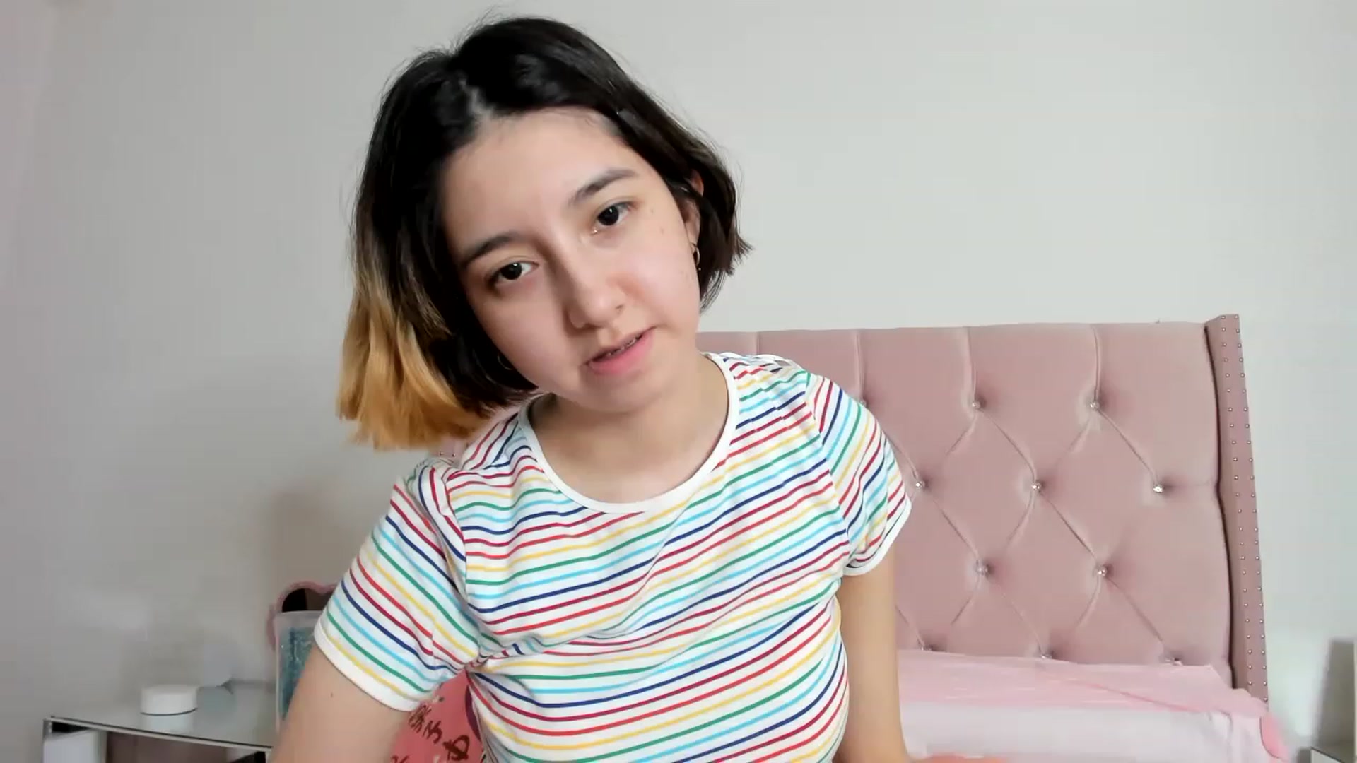 Gallery image thumbnail from Cherrycute666's myfreecams stream on, 01/02/2023, 07:08 image 13 of 20