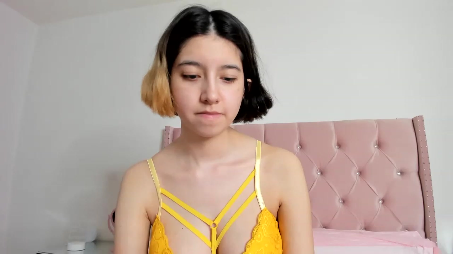 Gallery image thumbnail from Cherrycute666's myfreecams stream on, 01/02/2023, 07:08 image 11 of 20