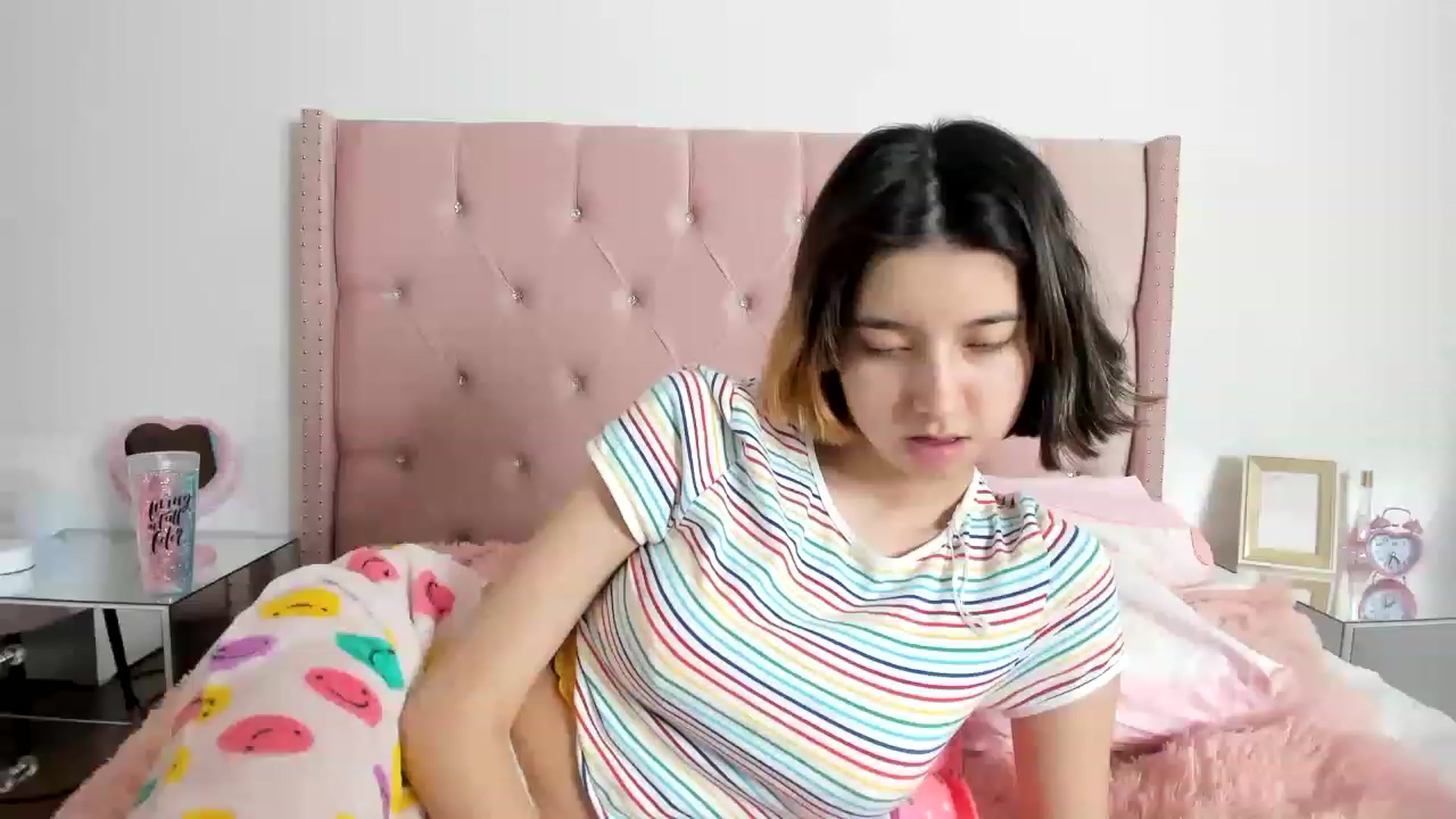 Gallery image thumbnail from Cherrycute666's myfreecams stream on, 01/02/2023, 11:45 image 3 of 20