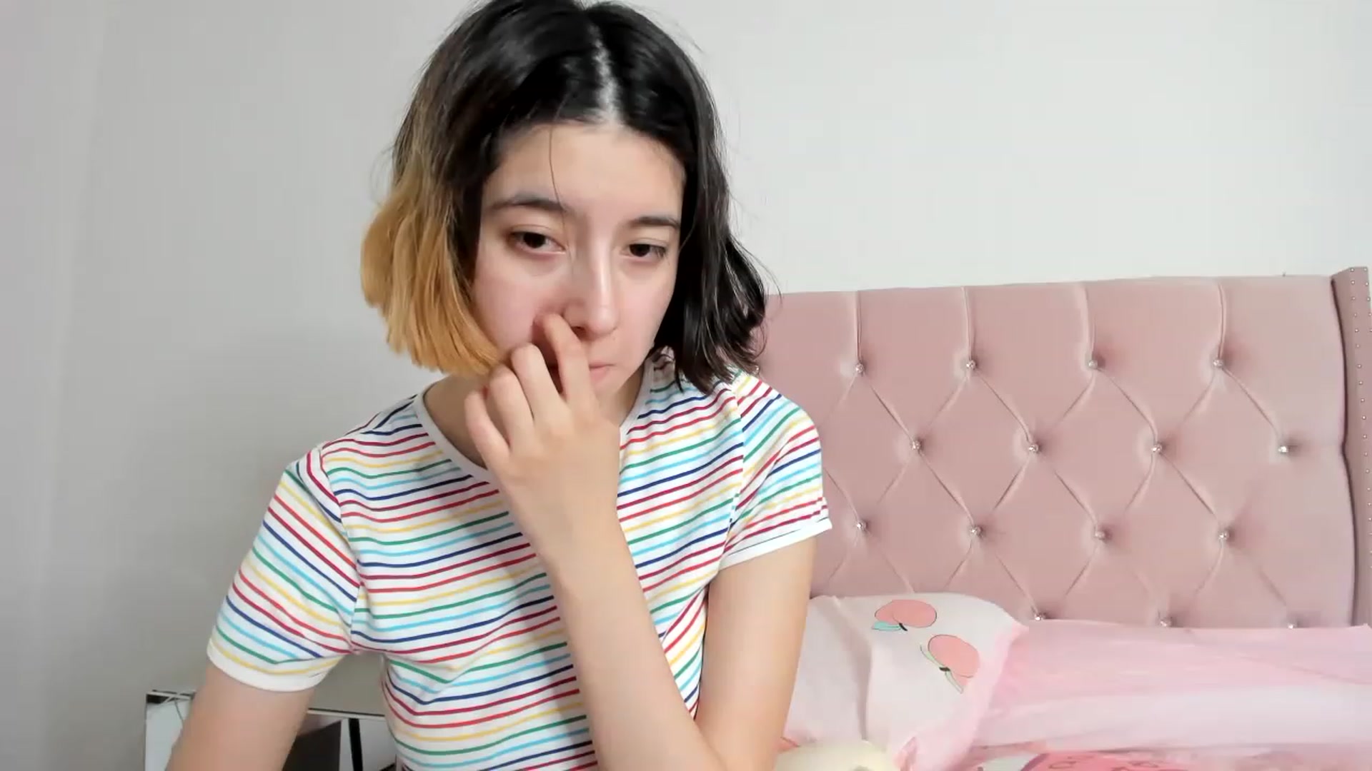 Gallery image thumbnail from Cherrycute666's myfreecams stream on, 01/02/2023, 13:07 image 18 of 20