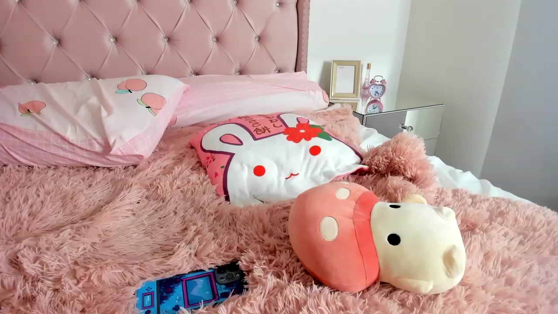 Gallery image thumbnail from Cherrycute666's myfreecams stream on, 01/02/2023, 14:37 image 1 of 20