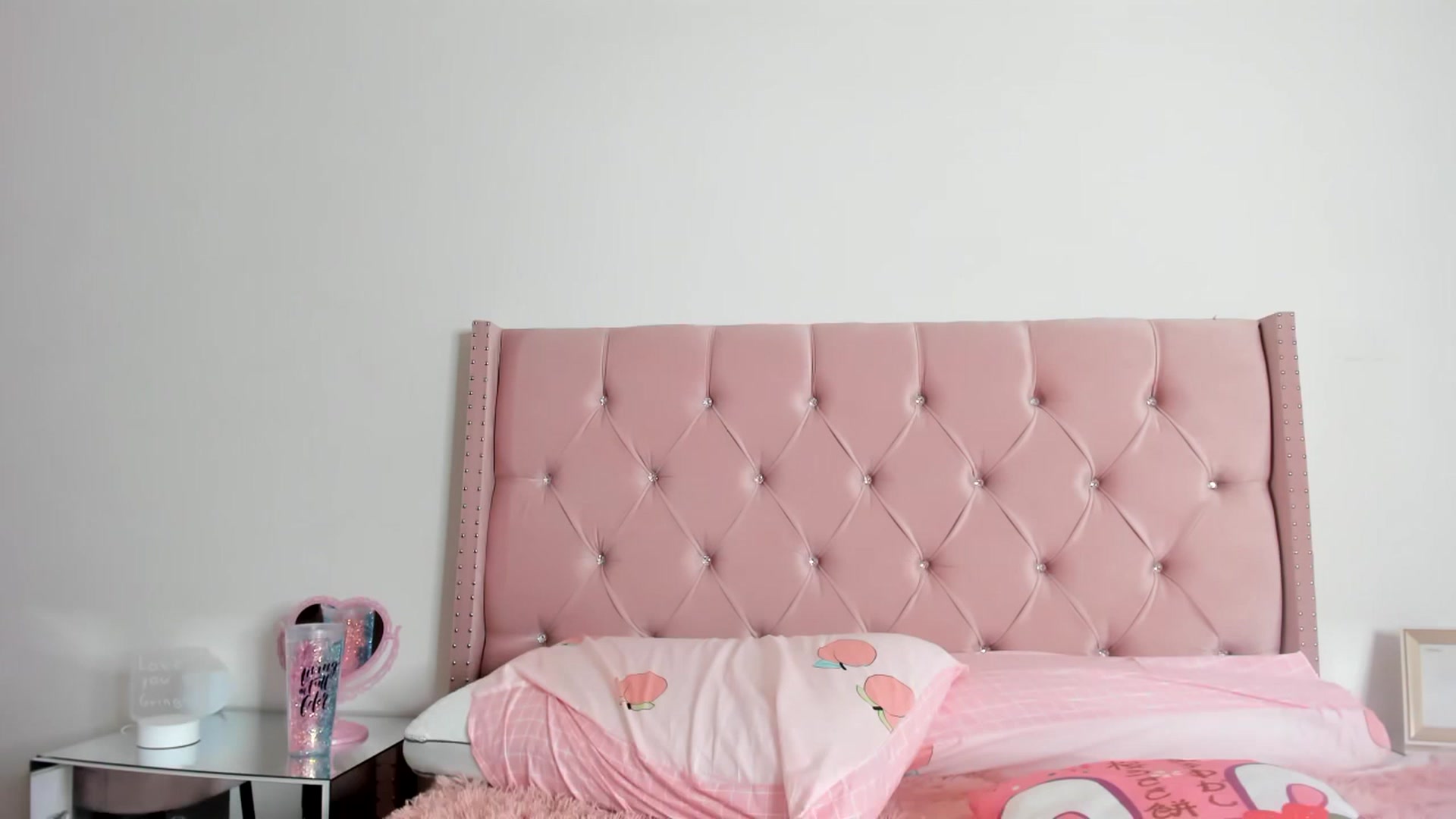 Gallery image thumbnail from Cherrycute666's myfreecams stream on, 01/02/2023, 14:37 image 5 of 20
