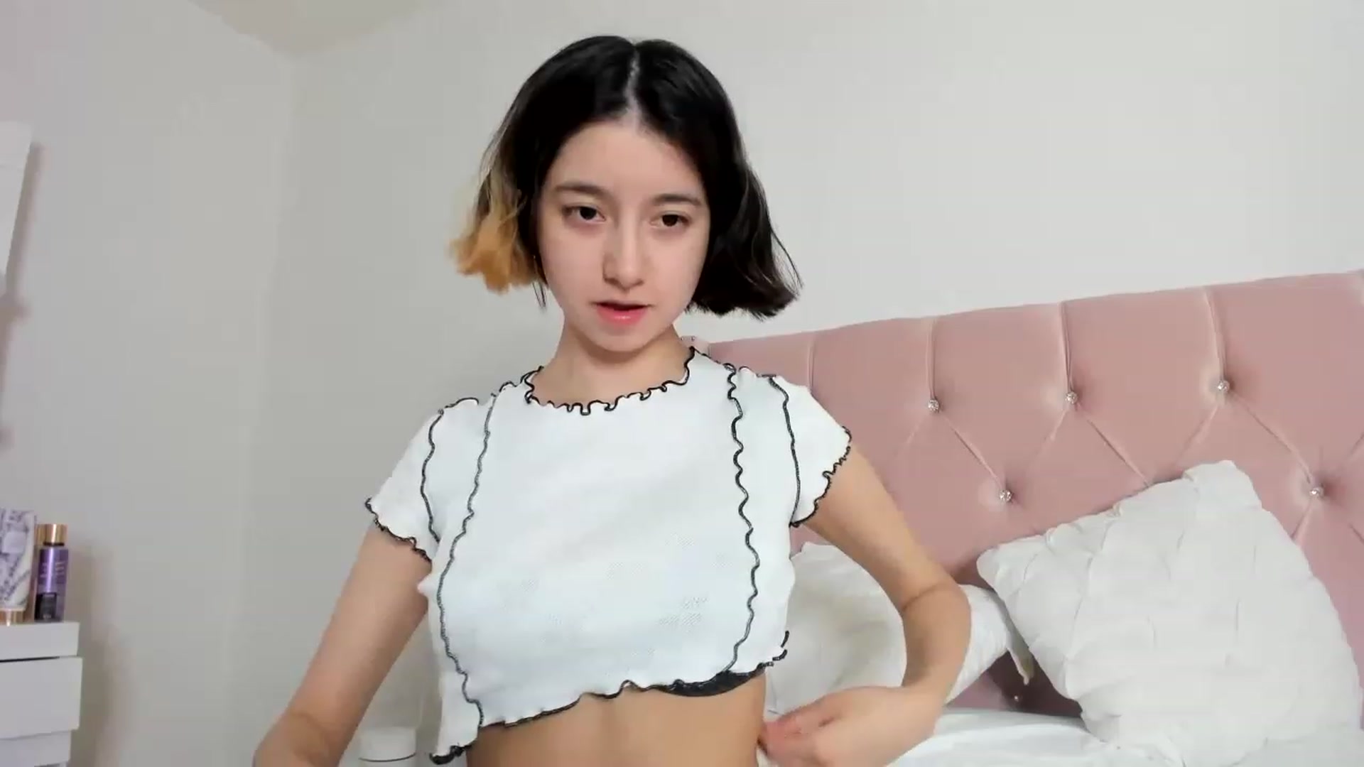 Gallery image thumbnail from Cherrycute666's myfreecams stream on, 01/03/2023, 03:50 image 2 of 20
