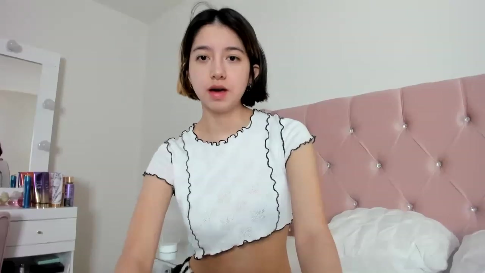Gallery image thumbnail from Cherrycute666's myfreecams stream on, 01/03/2023, 14:30 image 19 of 20