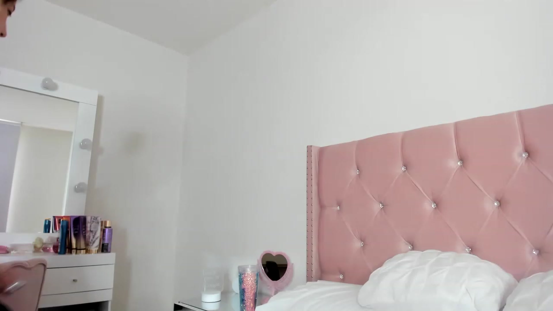 Gallery image thumbnail from Cherrycute666's myfreecams stream on, 01/03/2023, 14:30 image 5 of 20