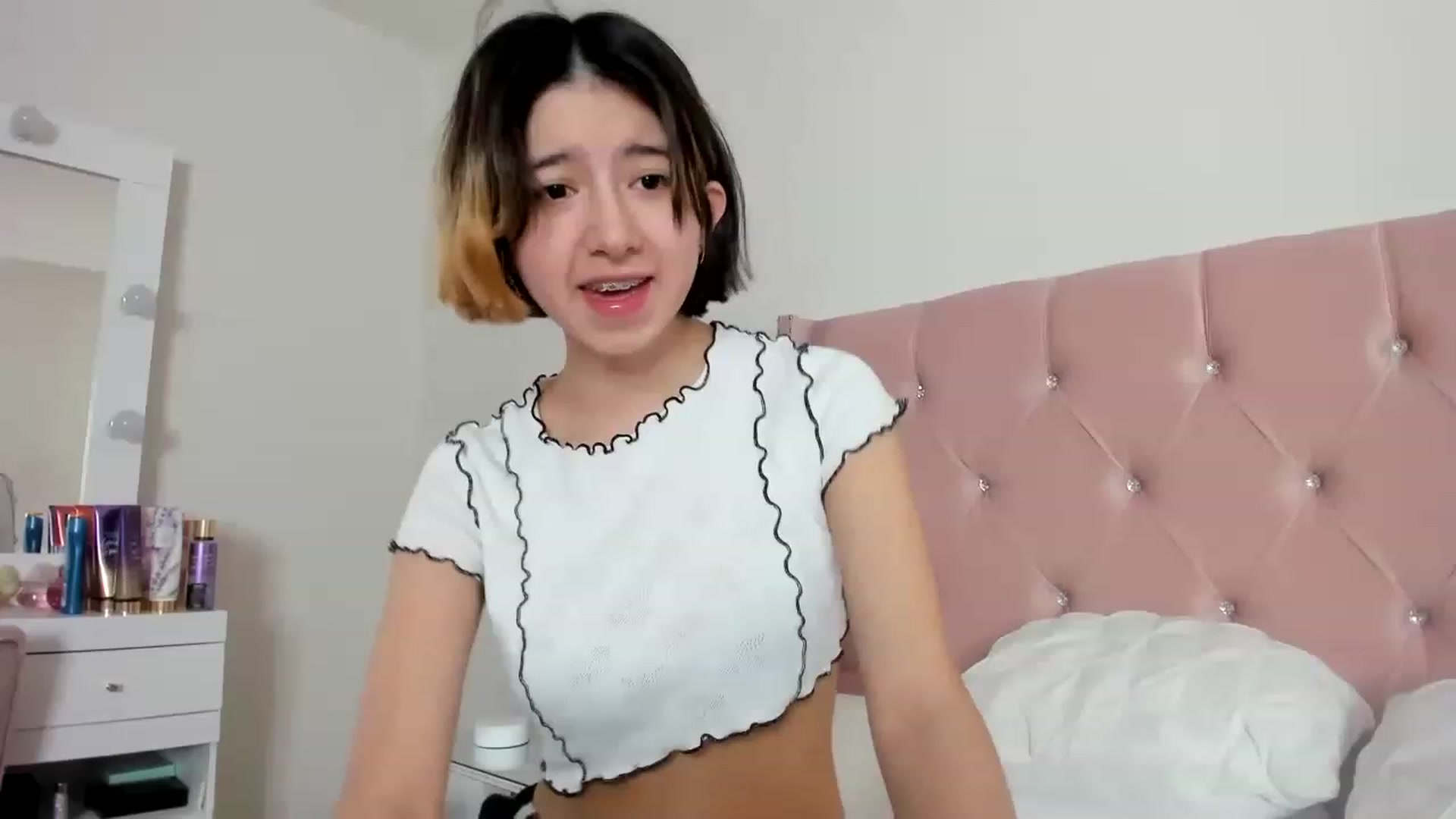 Gallery image thumbnail from Cherrycute666's myfreecams stream on, 01/03/2023, 14:30 image 14 of 20