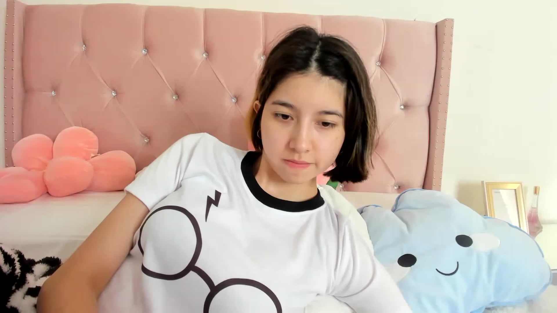 Gallery image thumbnail from Cherrycute666's myfreecams stream on, 01/03/2023, 21:39 image 7 of 20