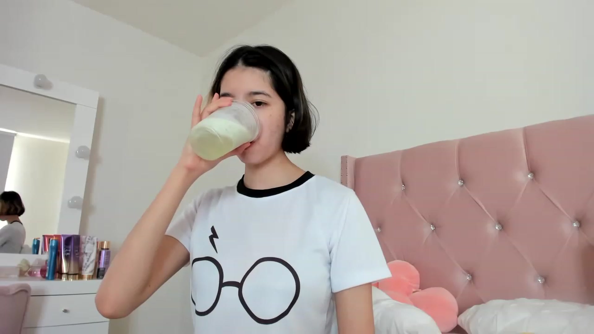 Gallery image thumbnail from Cherrycute666's myfreecams stream on, 01/03/2023, 22:49 image 5 of 20