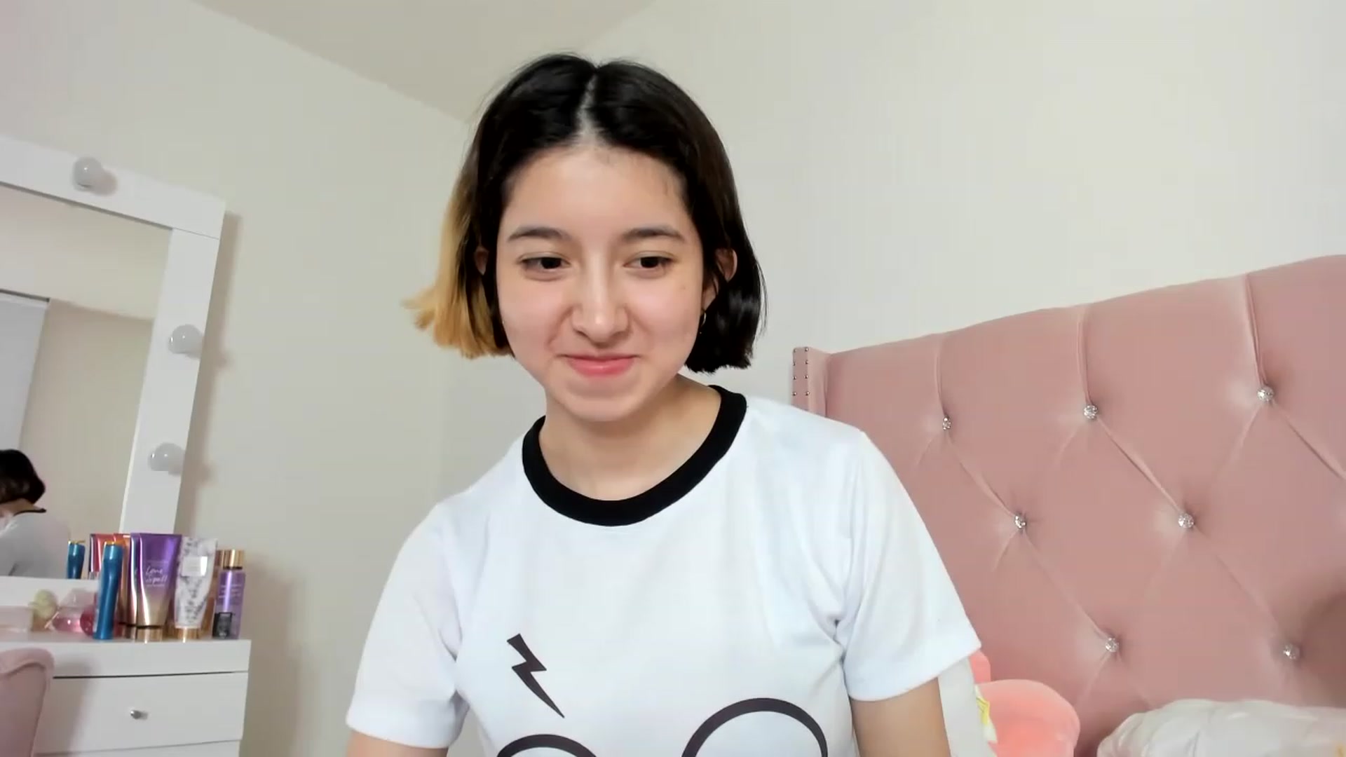 Gallery image thumbnail from Cherrycute666's myfreecams stream on, 01/04/2023, 24:53 image 20 of 20