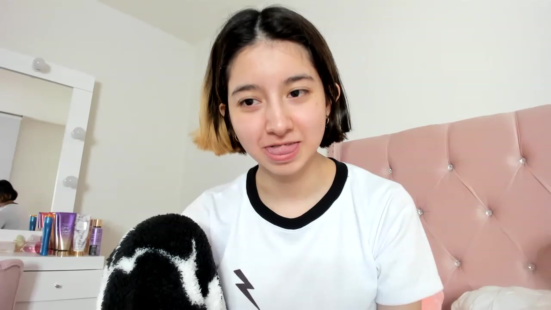 Gallery image thumbnail from Cherrycute666's myfreecams stream on, 01/04/2023, 02:34 image 7 of 20