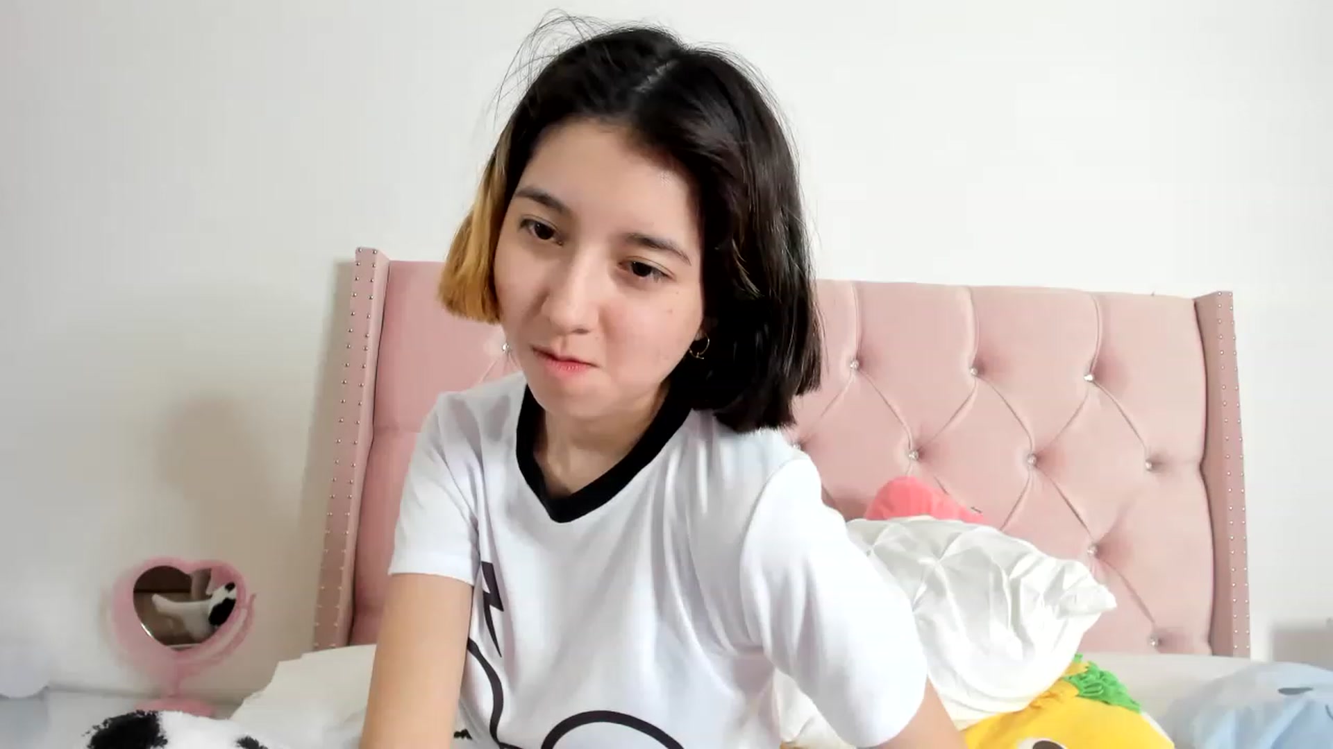 Gallery image thumbnail from Cherrycute666's myfreecams stream on, 01/04/2023, 03:18 image 20 of 20