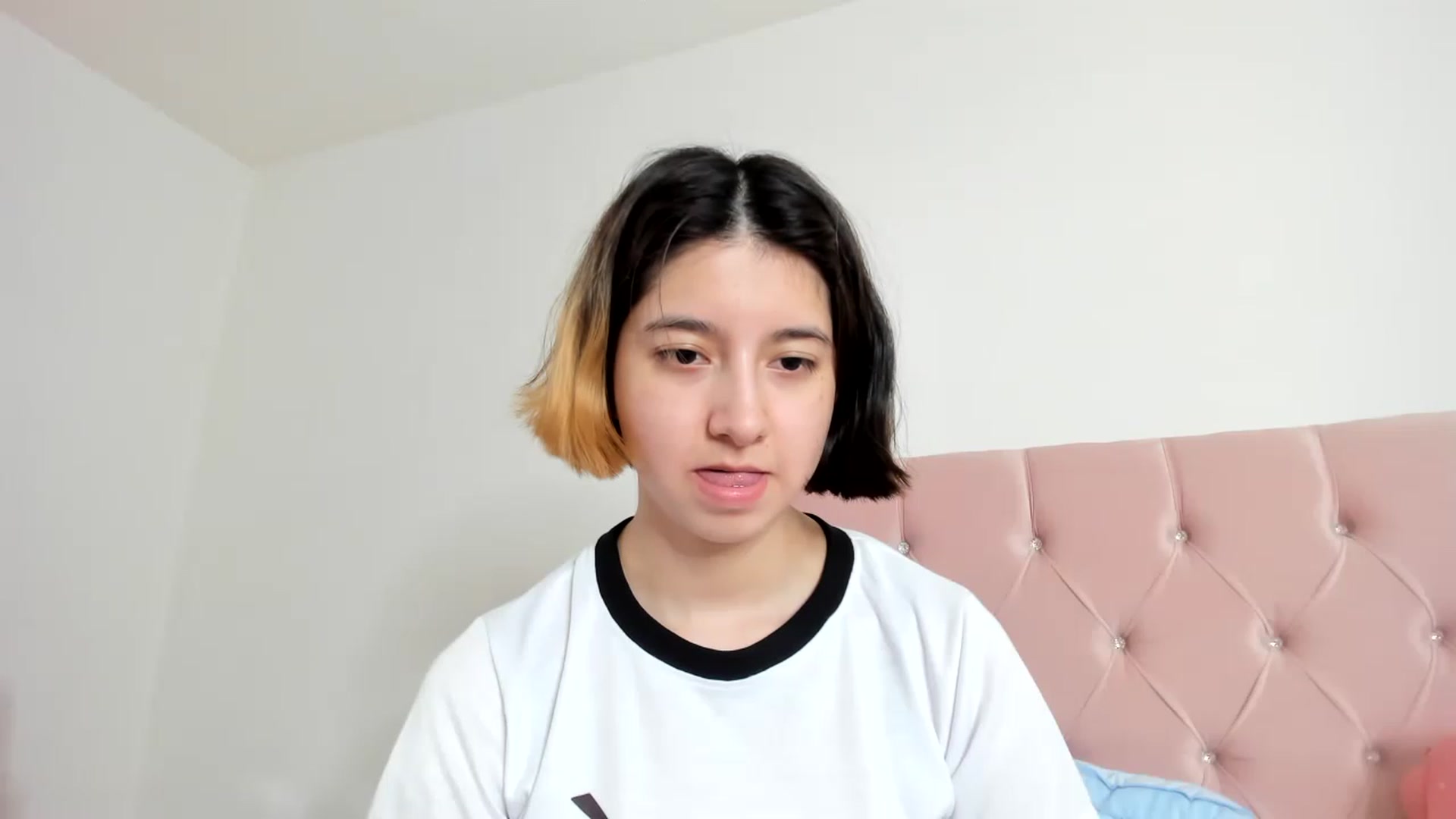 Gallery image thumbnail from Cherrycute666's myfreecams stream on, 01/04/2023, 07:35 image 5 of 20