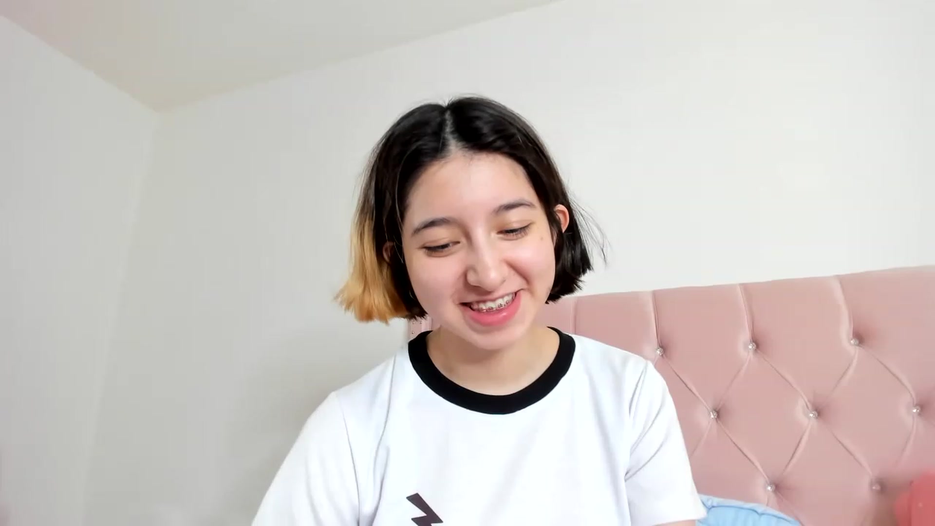 Gallery image thumbnail from Cherrycute666's myfreecams stream on, 01/04/2023, 07:35 image 4 of 20