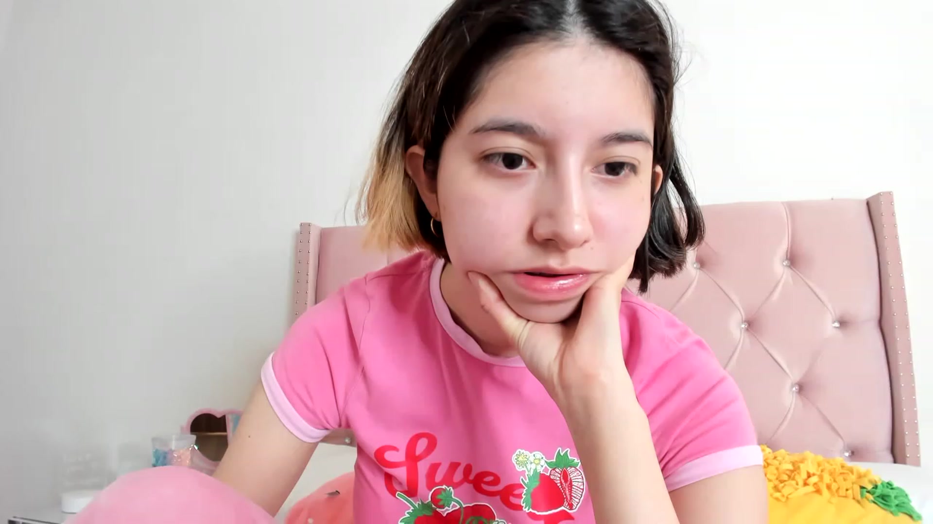Gallery image thumbnail from Cherrycute666's myfreecams stream on, 01/05/2023, 01:10 image 3 of 20