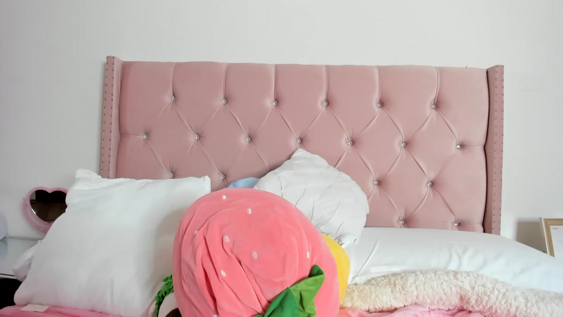 Gallery image thumbnail from Cherrycute666's myfreecams stream on, 01/05/2023, 07:24 image 20 of 20