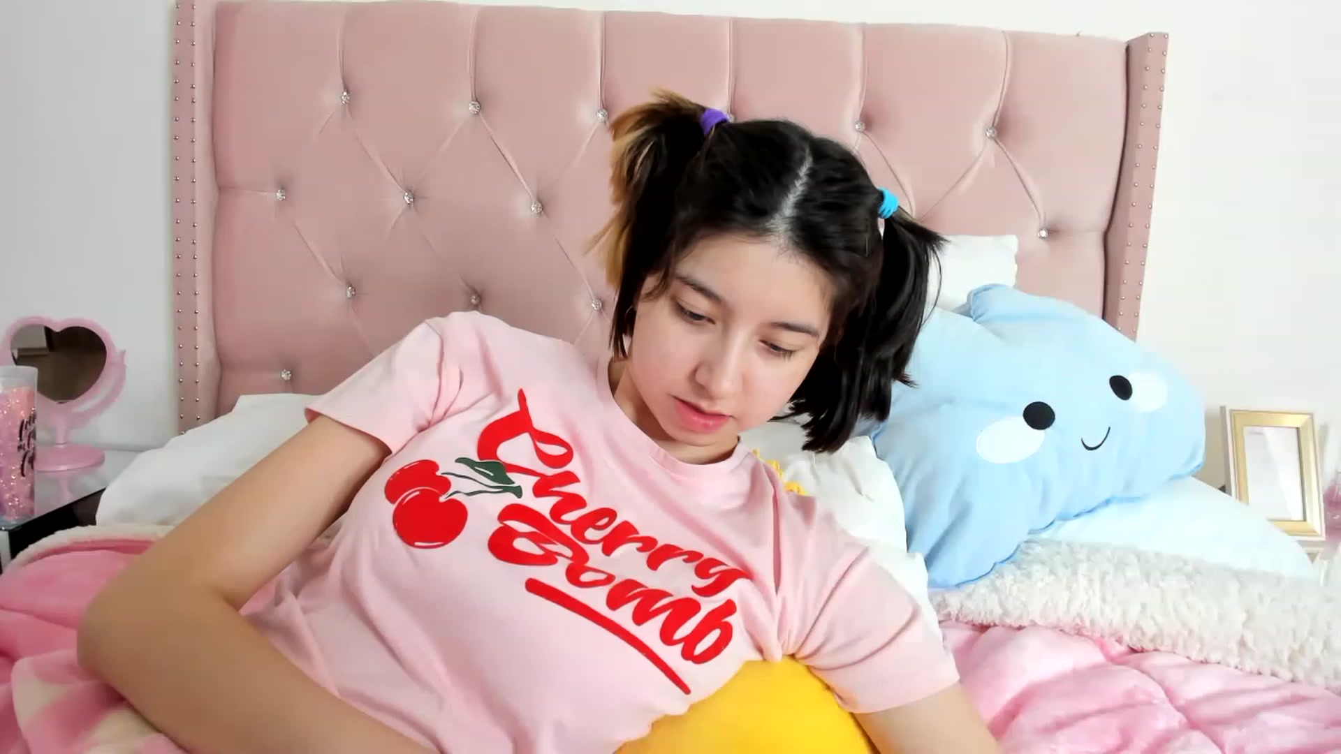 Gallery image thumbnail from Cherrycute666's myfreecams stream on, 01/05/2023, 18:03 image 14 of 20
