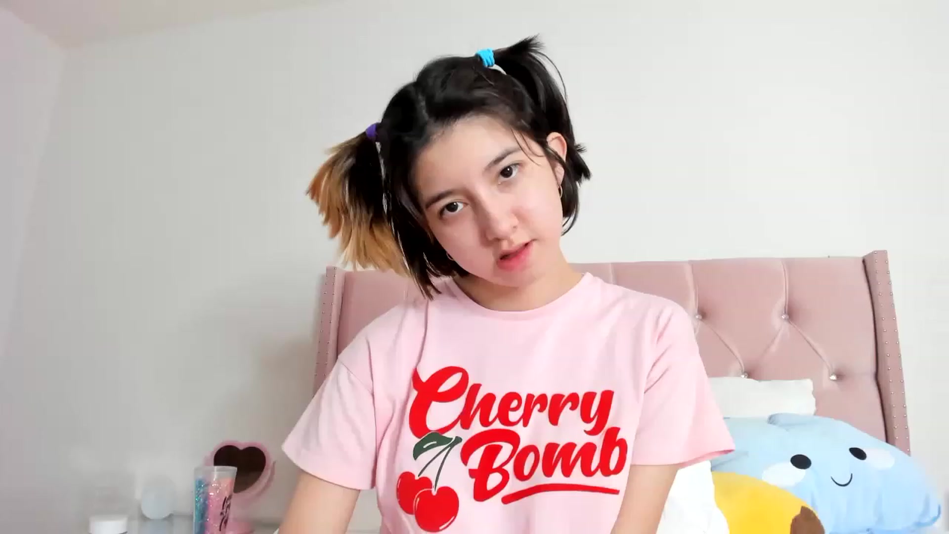 Gallery image thumbnail from Cherrycute666's myfreecams stream on, 01/05/2023, 18:03 image 10 of 20
