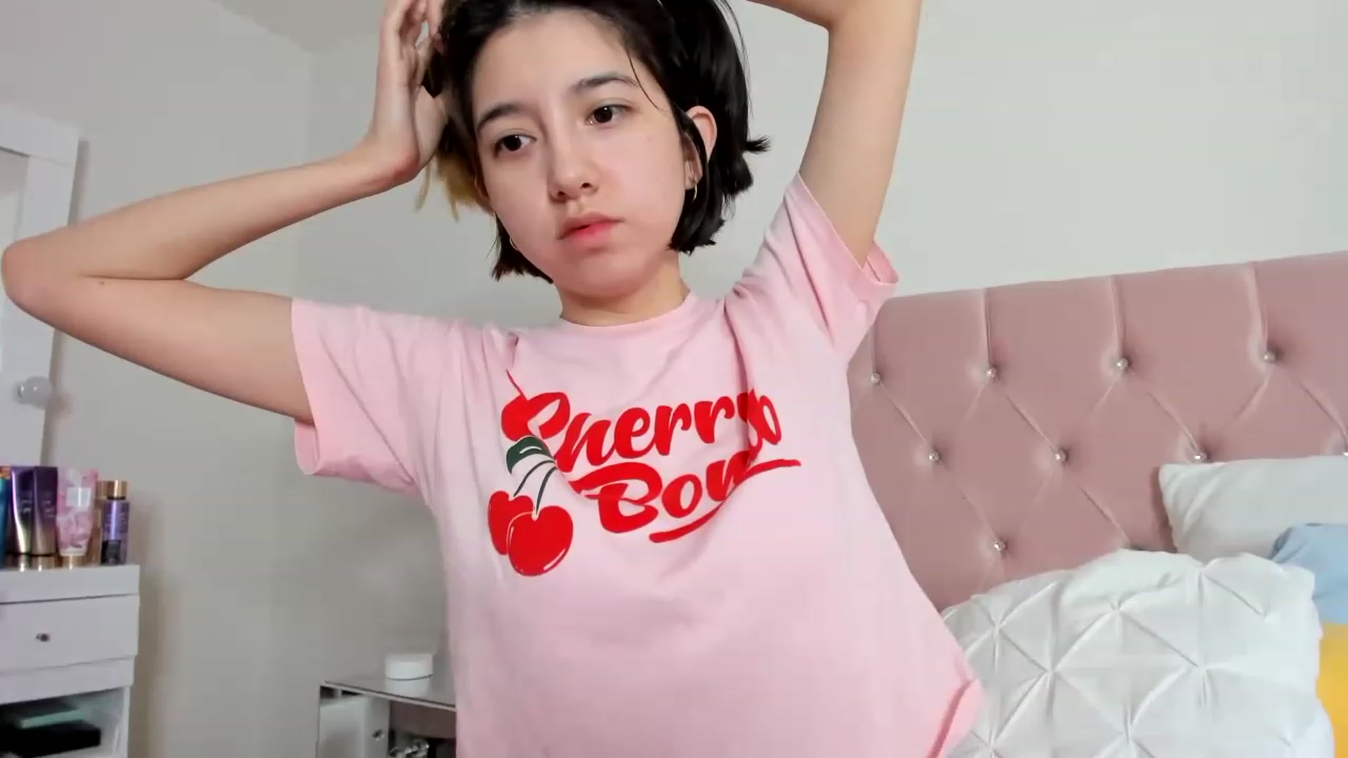 Gallery image thumbnail from Cherrycute666's myfreecams stream on, 01/05/2023, 18:03 image 3 of 20