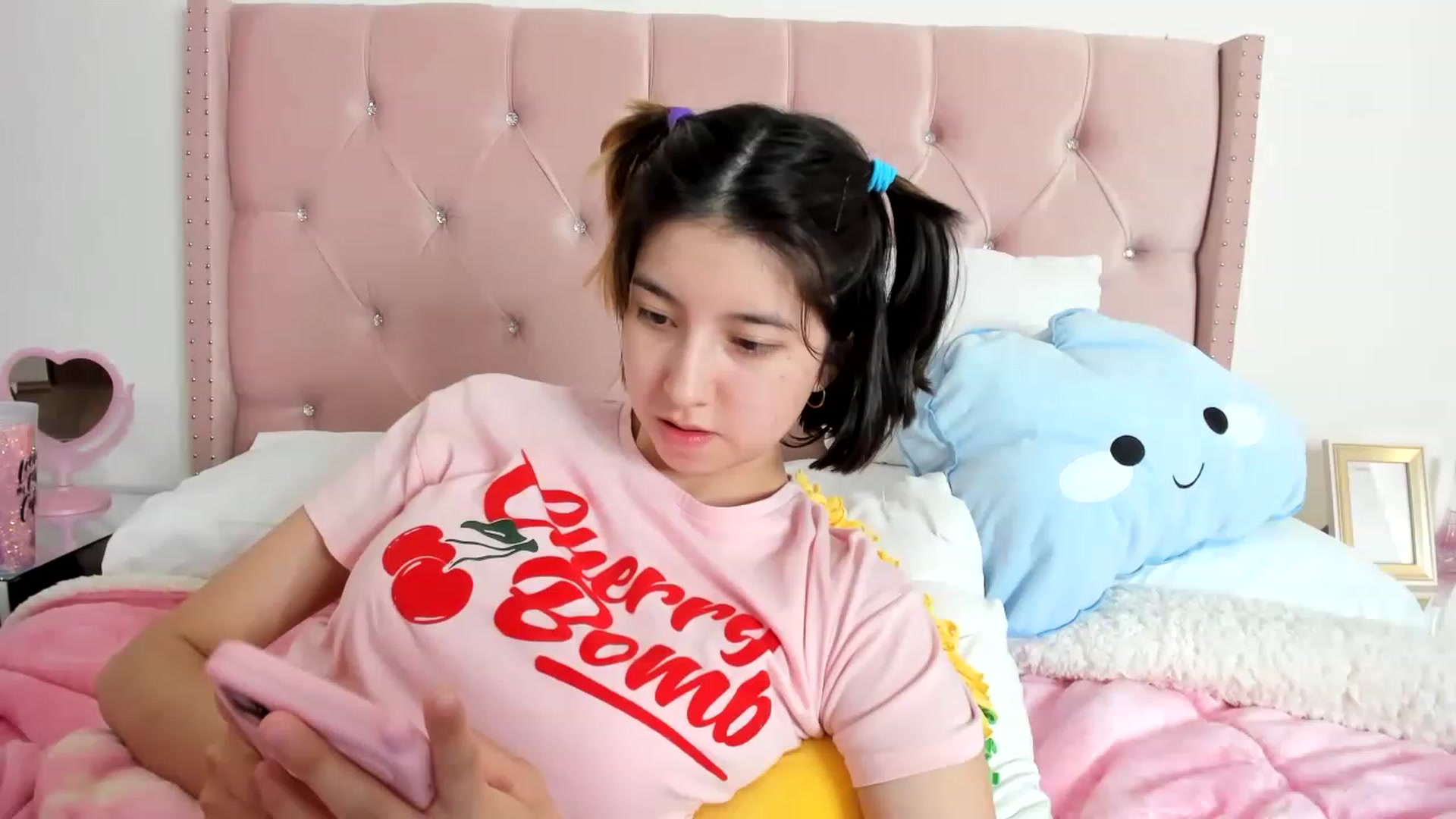 Gallery image thumbnail from Cherrycute666's myfreecams stream on, 01/05/2023, 18:03 image 15 of 20
