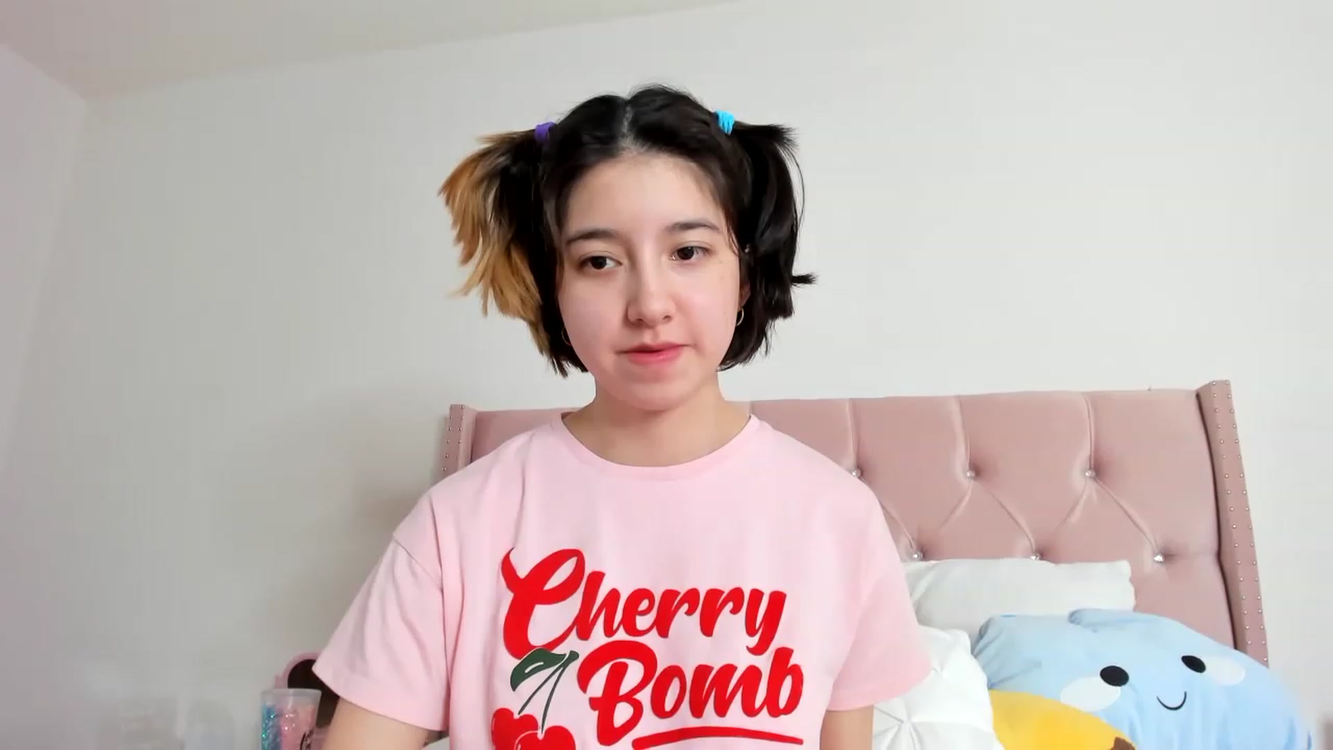 Gallery image thumbnail from Cherrycute666's myfreecams stream on, 01/05/2023, 18:03 image 9 of 20