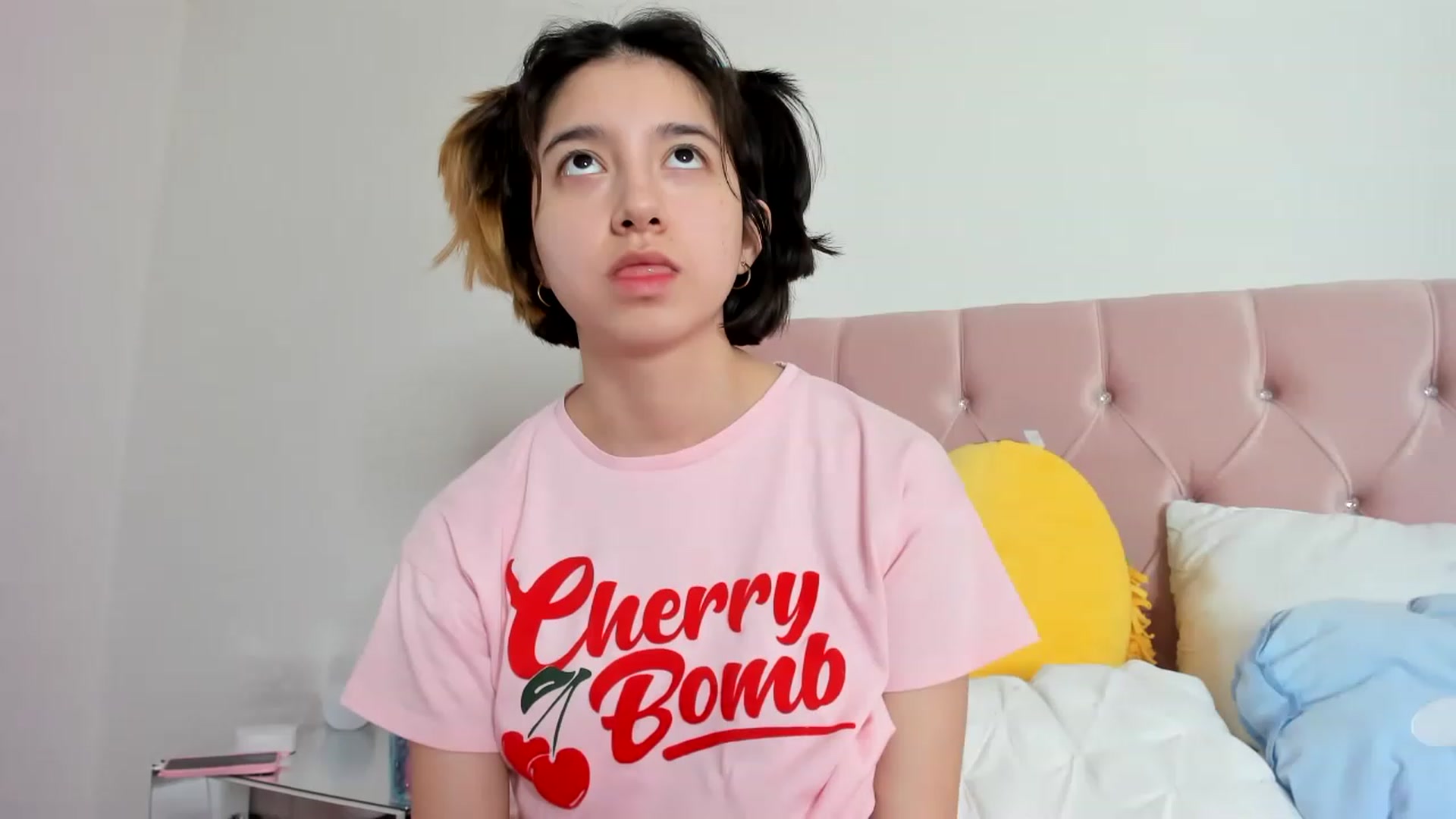 Gallery image thumbnail from Cherrycute666's myfreecams stream on, 01/05/2023, 18:22 image 5 of 20