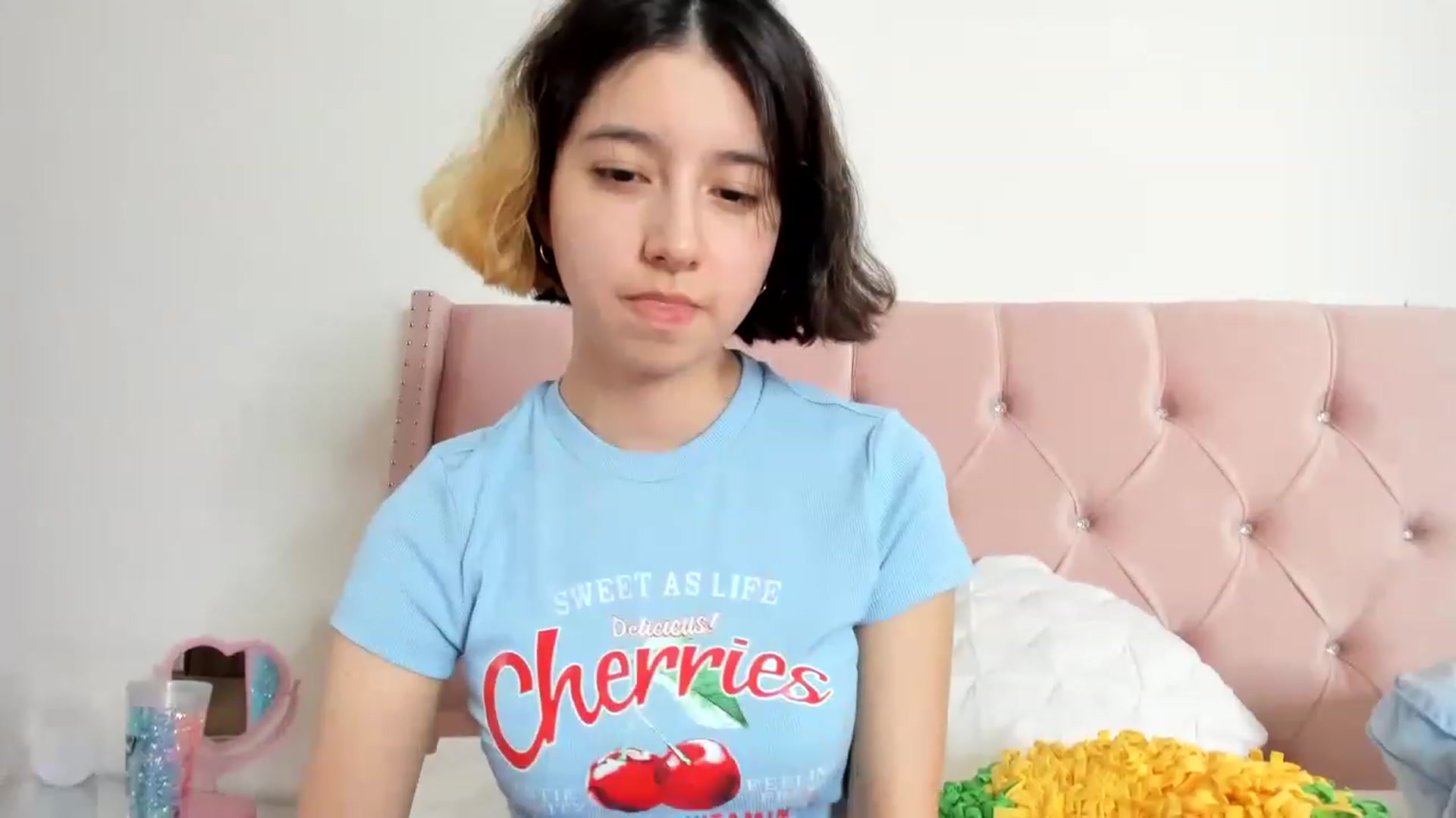 Gallery image thumbnail from Cherrycute666's myfreecams stream on, 01/06/2023, 01:33 image 20 of 20