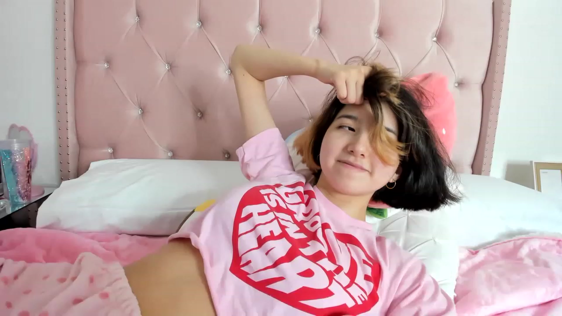 Gallery image thumbnail from Cherrycute666's myfreecams stream on, 01/06/2023, 15:31 image 9 of 20