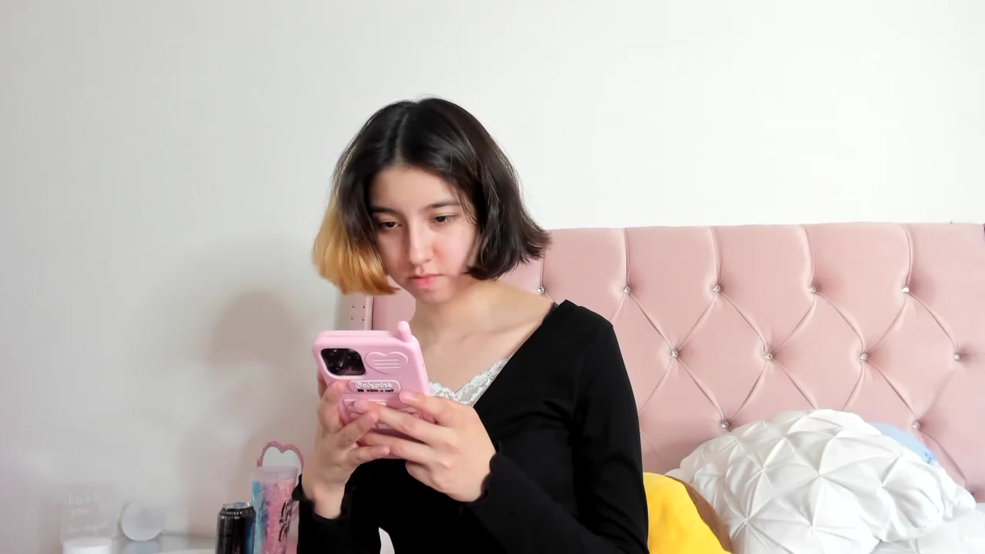Gallery image thumbnail from Cherrycute666's myfreecams stream on, 01/06/2023, 15:31 image 20 of 20