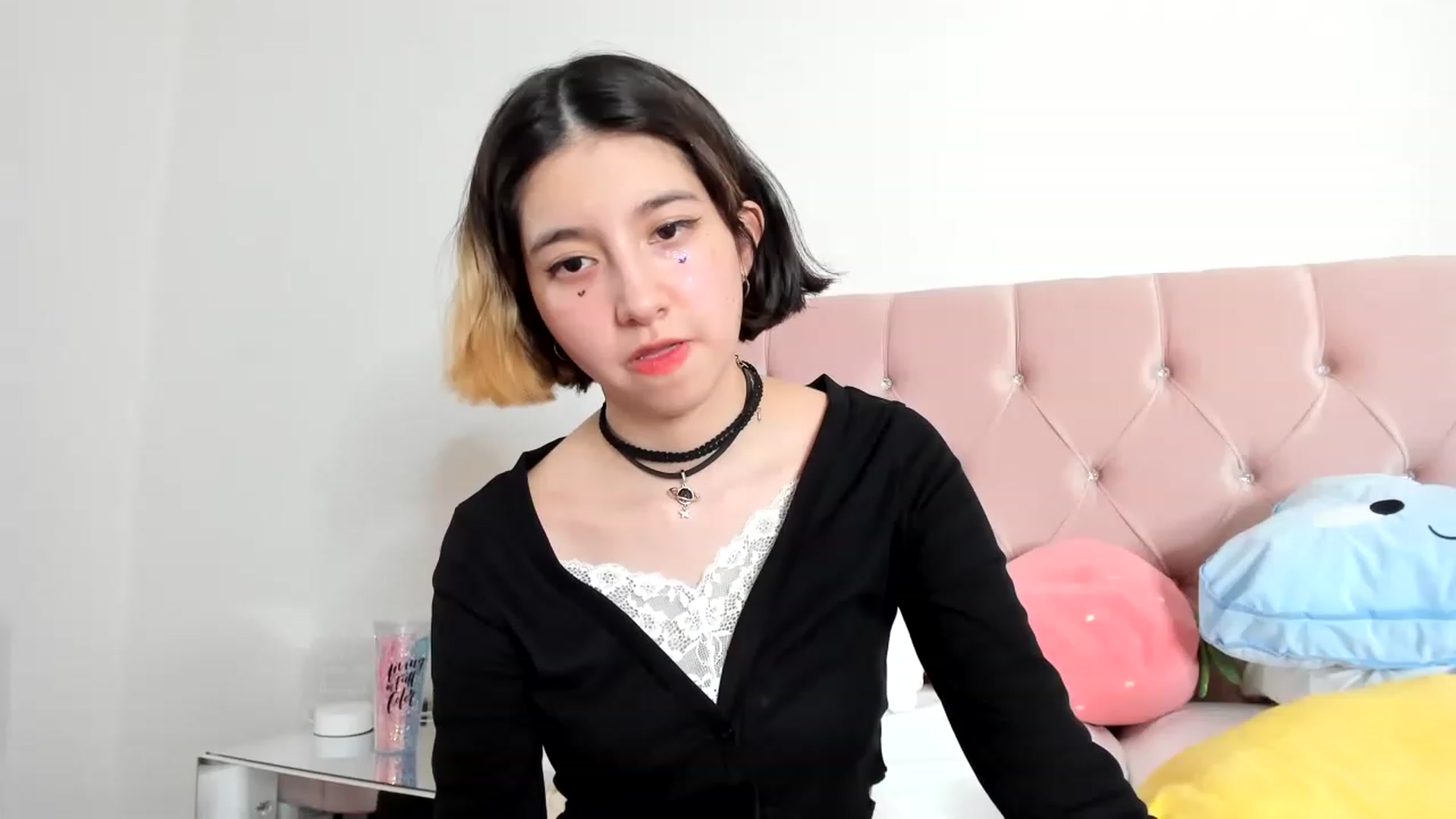Gallery image thumbnail from Cherrycute666's myfreecams stream on, 01/07/2023, 04:40 image 13 of 20