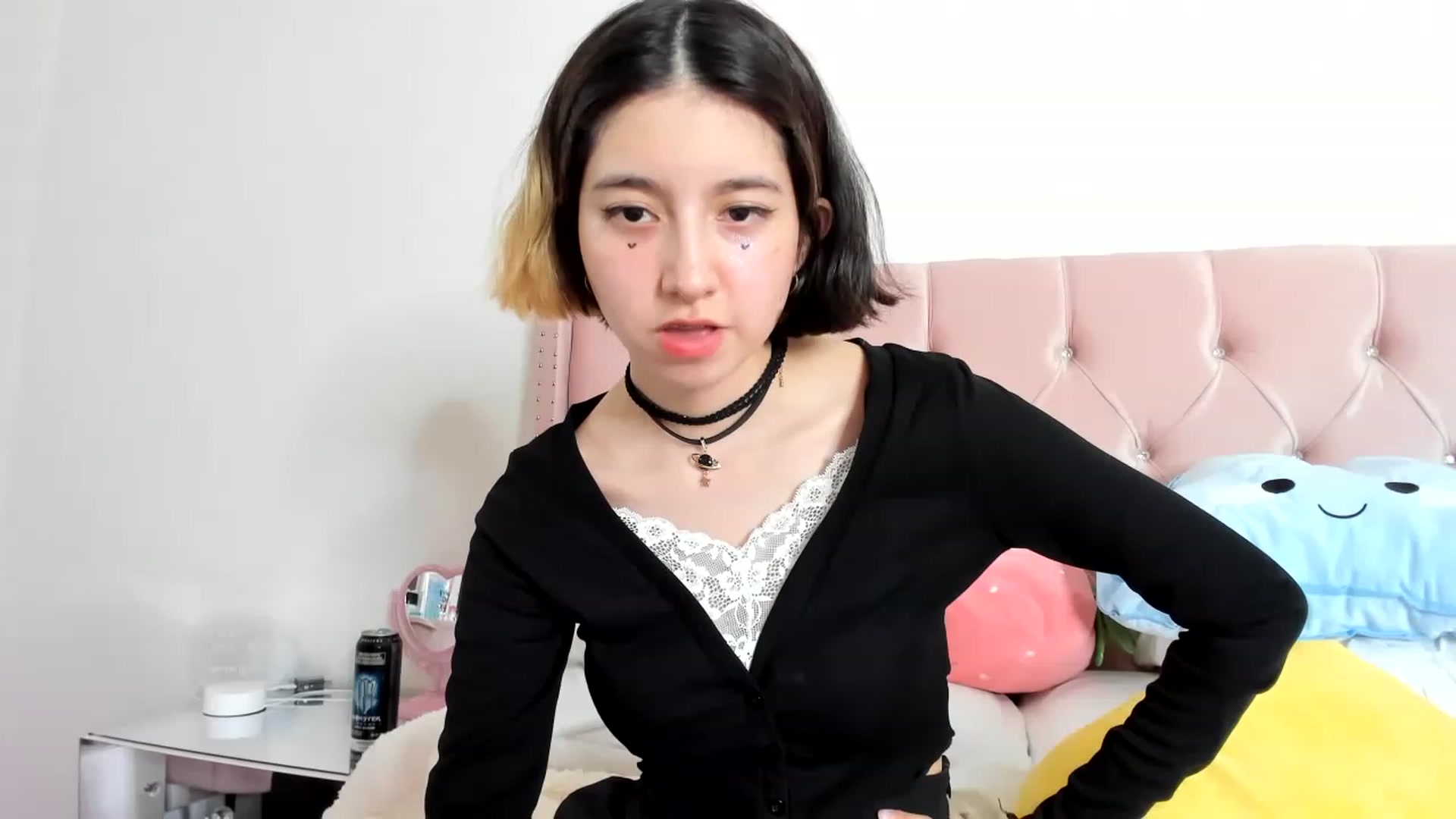 Gallery image thumbnail from Cherrycute666's myfreecams stream on, 01/07/2023, 04:40 image 10 of 20
