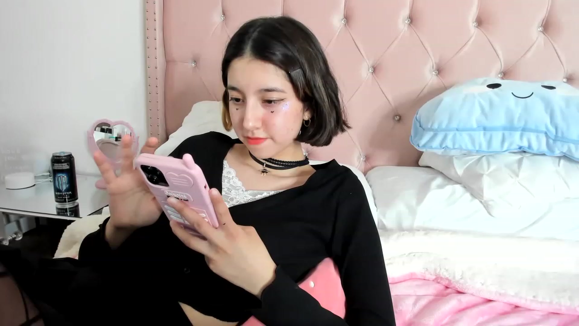 Gallery image thumbnail from Cherrycute666's myfreecams stream on, 01/07/2023, 06:05 image 8 of 20