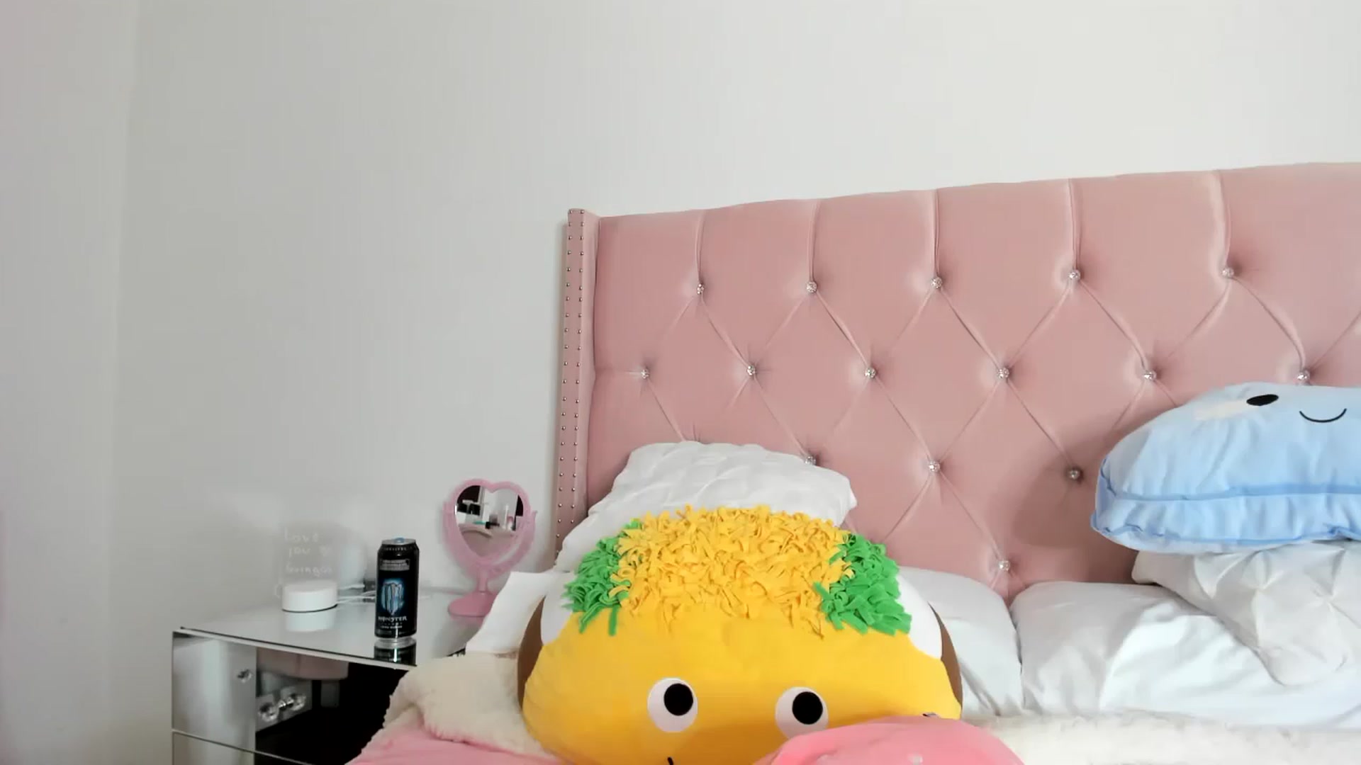 Gallery image thumbnail from Cherrycute666's myfreecams stream on, 01/07/2023, 06:05 image 19 of 20