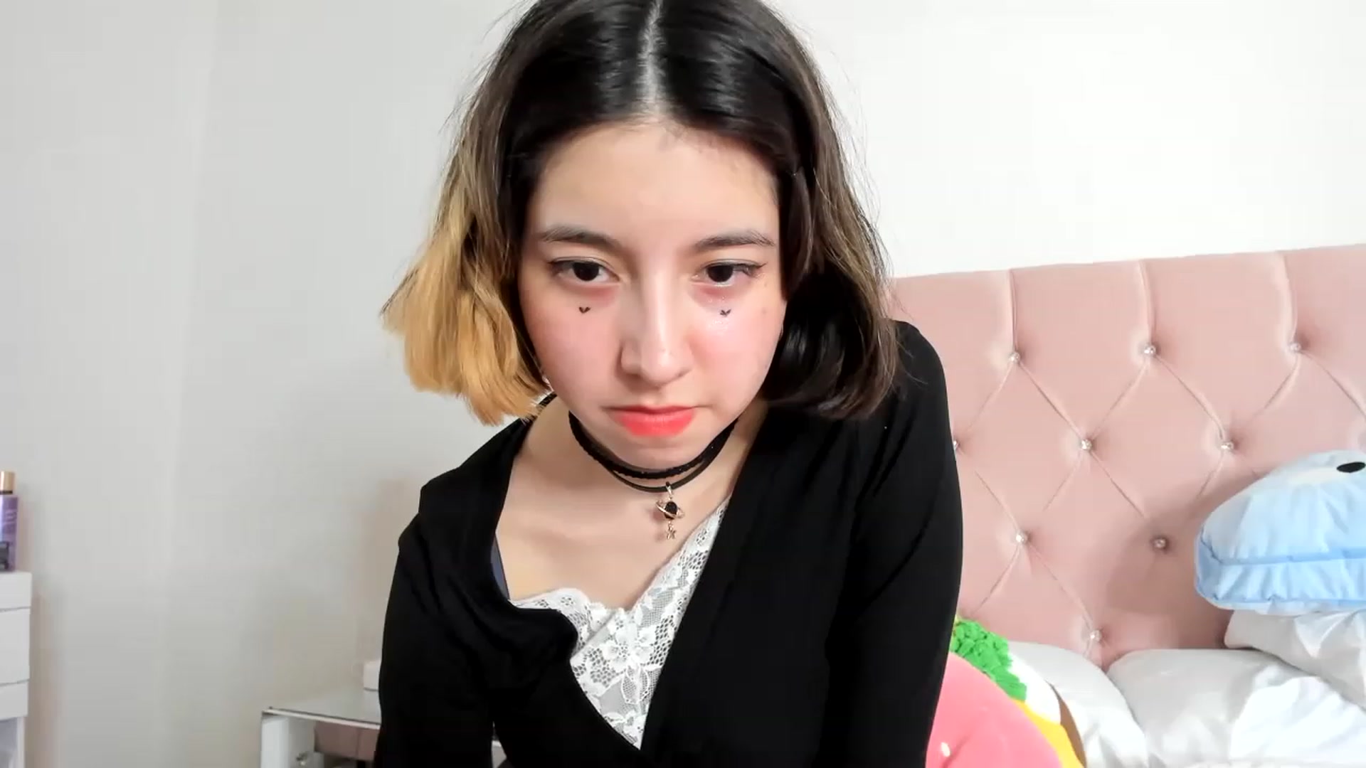 Gallery image thumbnail from Cherrycute666's myfreecams stream on, 01/07/2023, 06:05 image 1 of 20