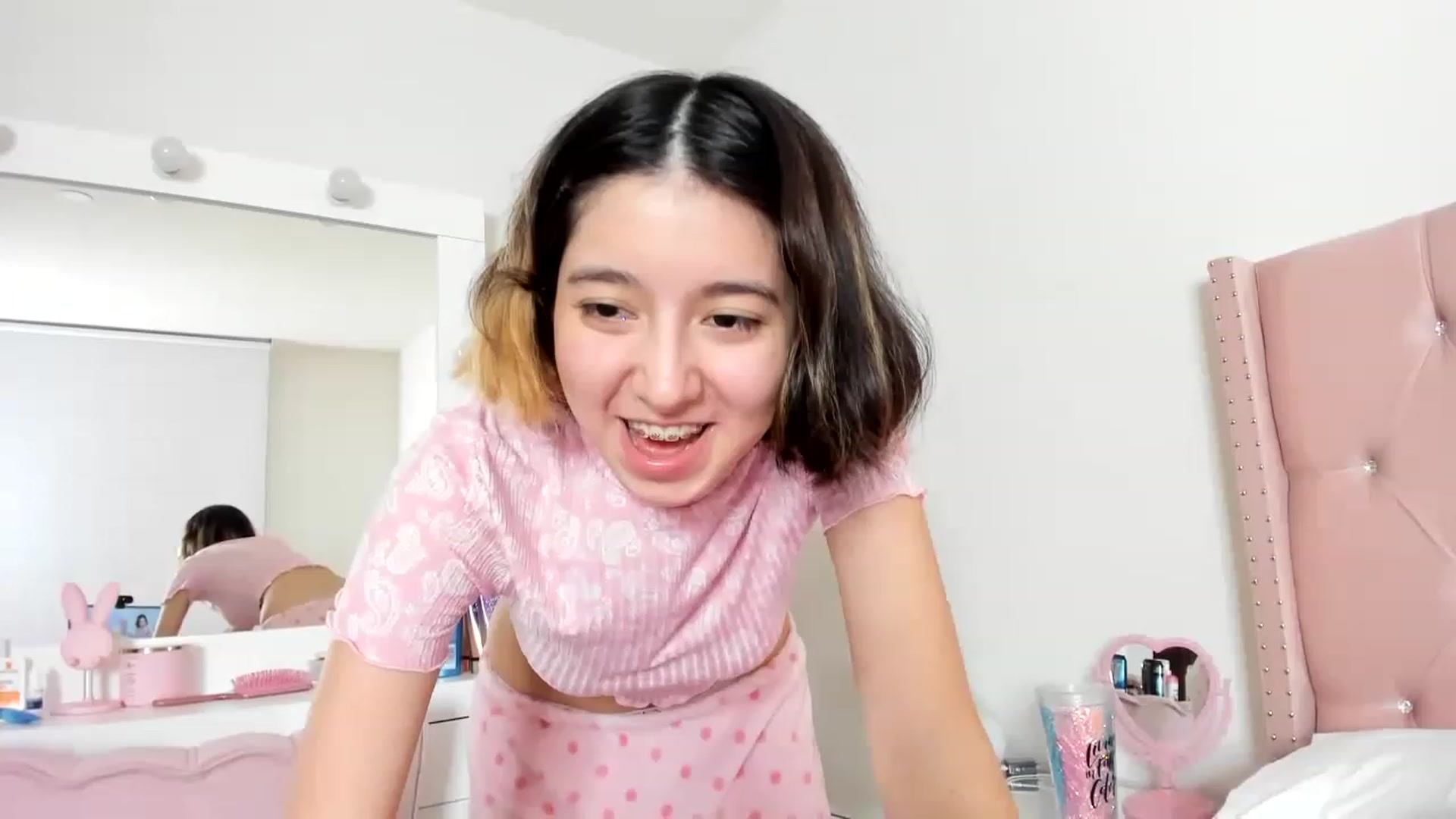 Gallery image thumbnail from Cherrycute666's myfreecams stream on, 01/07/2023, 14:14 image 5 of 20